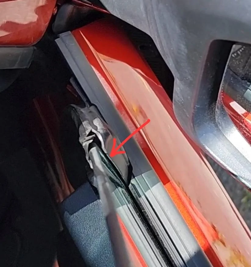 Ford Bronco How to fix rattling window? Screenshot_20230823_160651_Photos