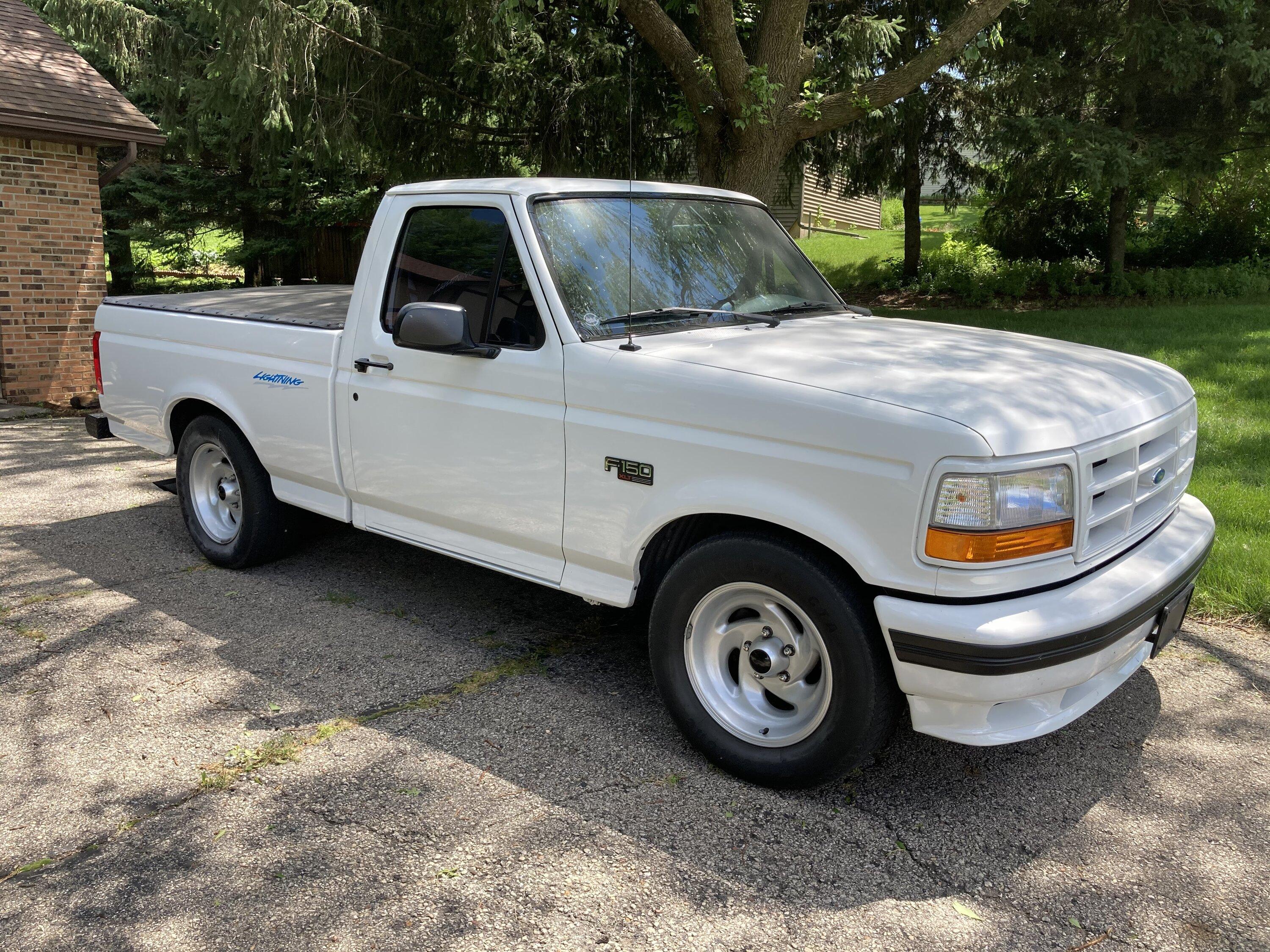 Ford Bronco 2 Doors and 3 Pedals IMG_0400