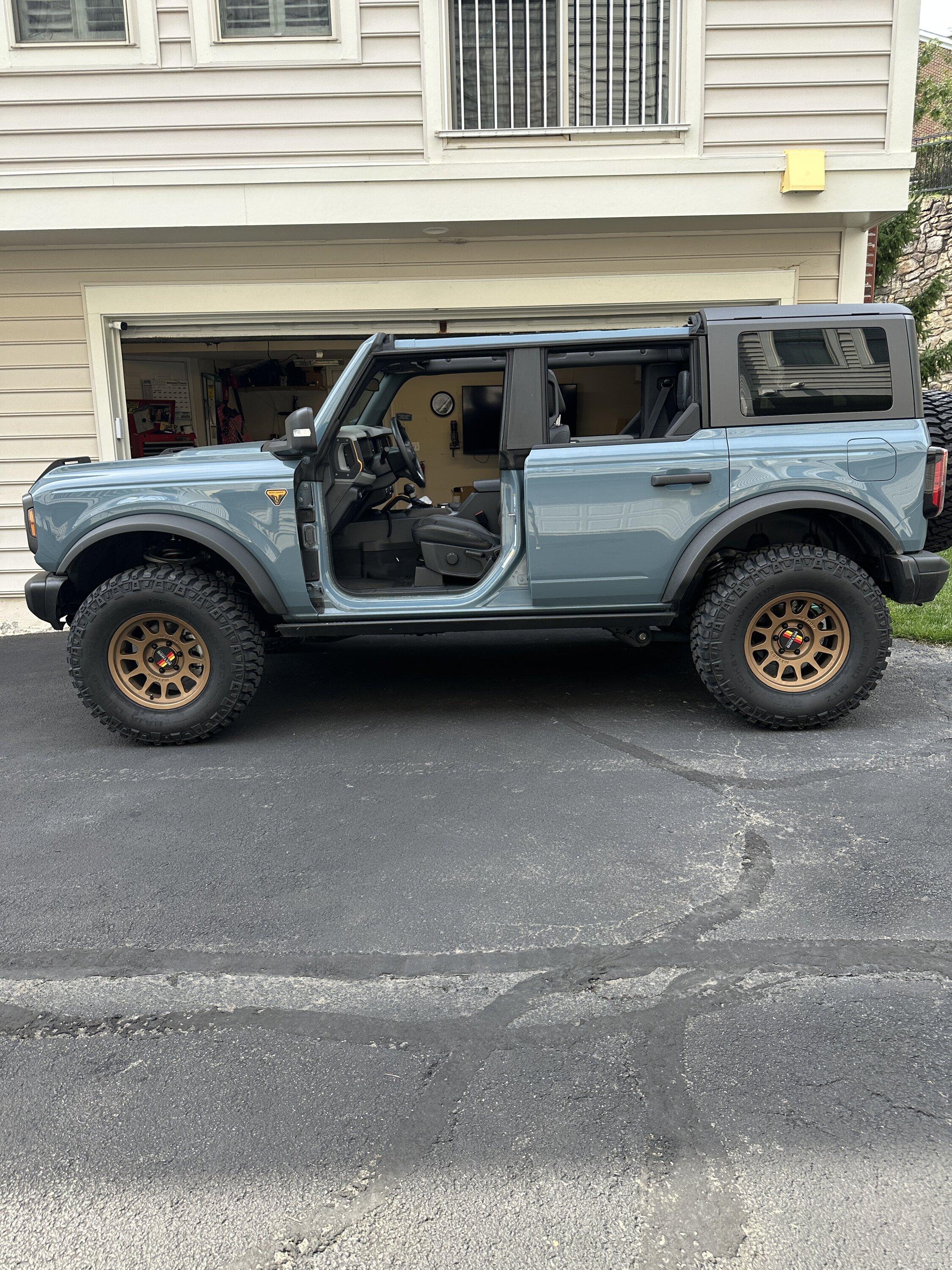 Ford Bronco Show us your installed wheel / tire upgrades here! (Pics) 9802F7C9-2F95-4396-9129-3426AA67E3B0