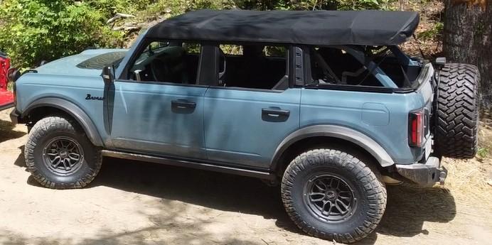Ford Bronco Show us your installed wheel / tire upgrades here! (Pics) bronco side