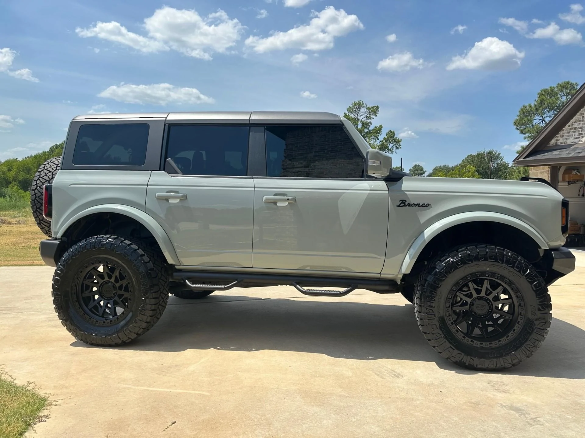 Ford Bronco Show us your installed wheel / tire upgrades here! (Pics) thumbnail_IMG_5334