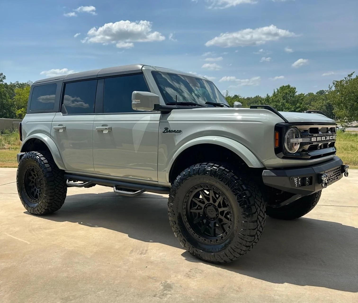 Ford Bronco Show us your installed wheel / tire upgrades here! (Pics) thumbnail_IMG_5330