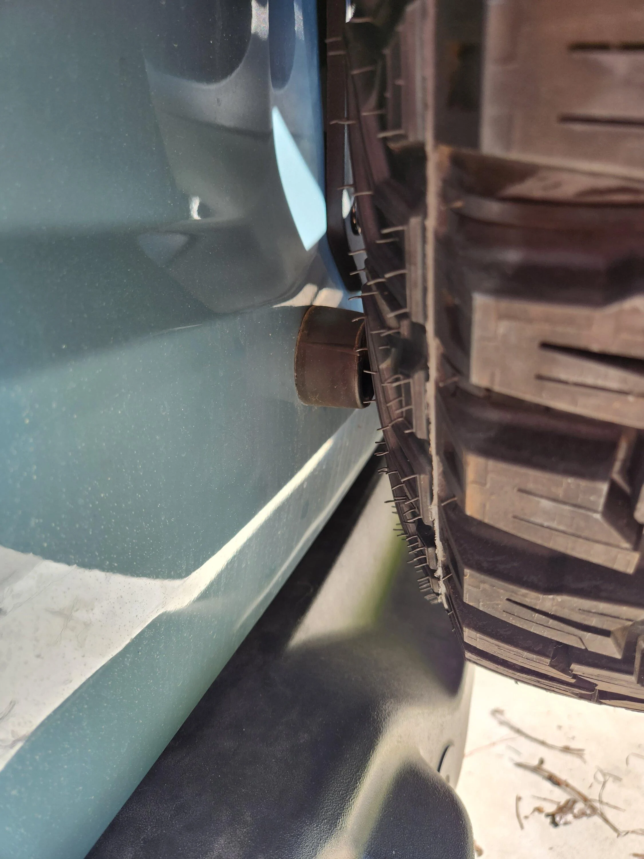 Ford Bronco Replace spacer or bumper between spare tire and tailgate for 0 offset wheels 20230818_093613[1]