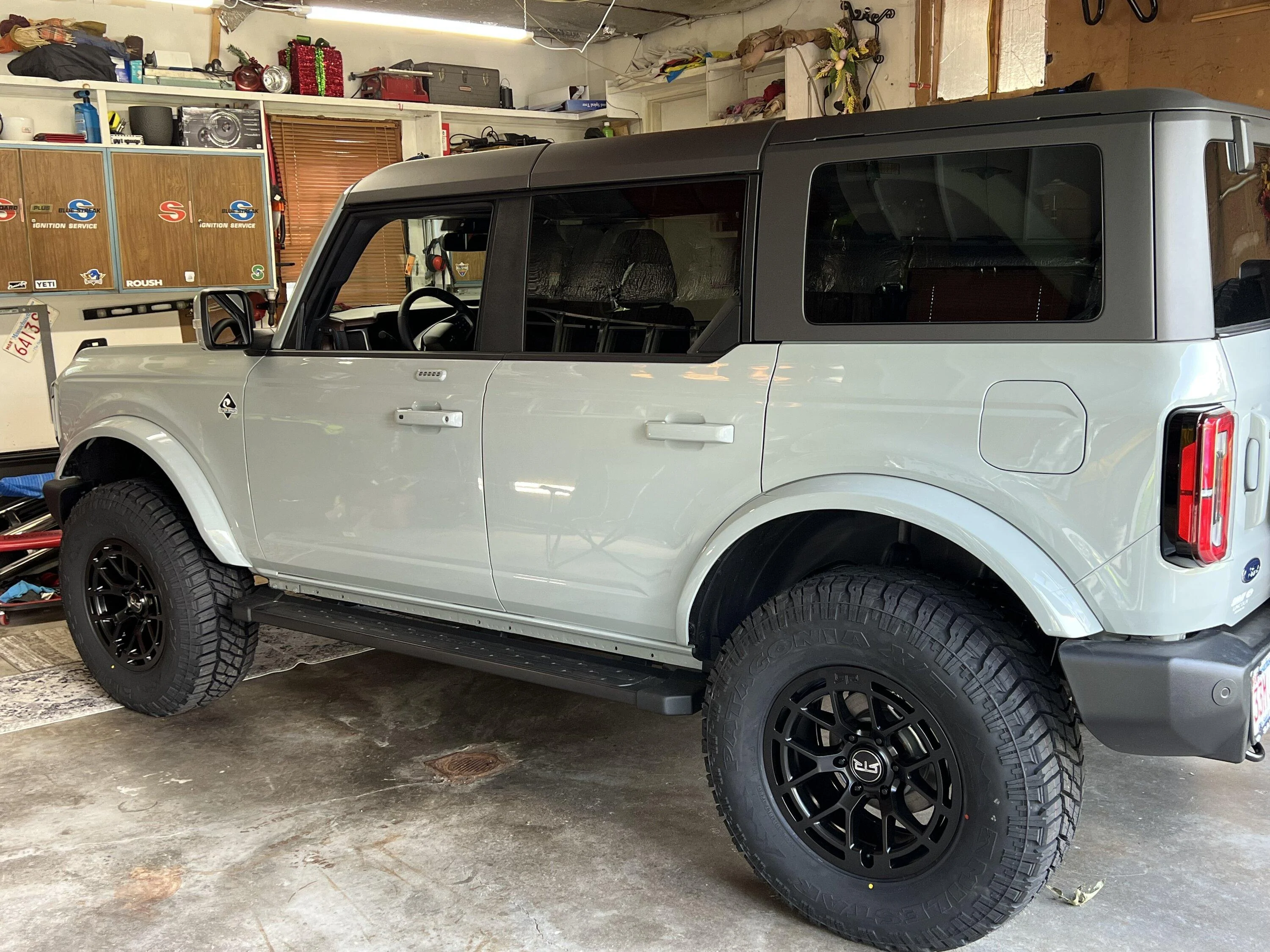 Ford Bronco CACTUS GRAY Bronco Club IMG_3610