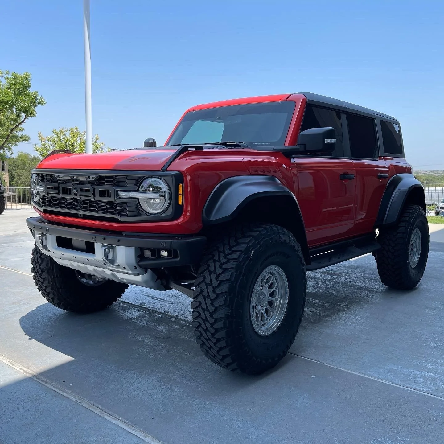 Ford Bronco Wrapped Bronco Raptor on 40's (Gloss Metal Hawaii Mint) s1
