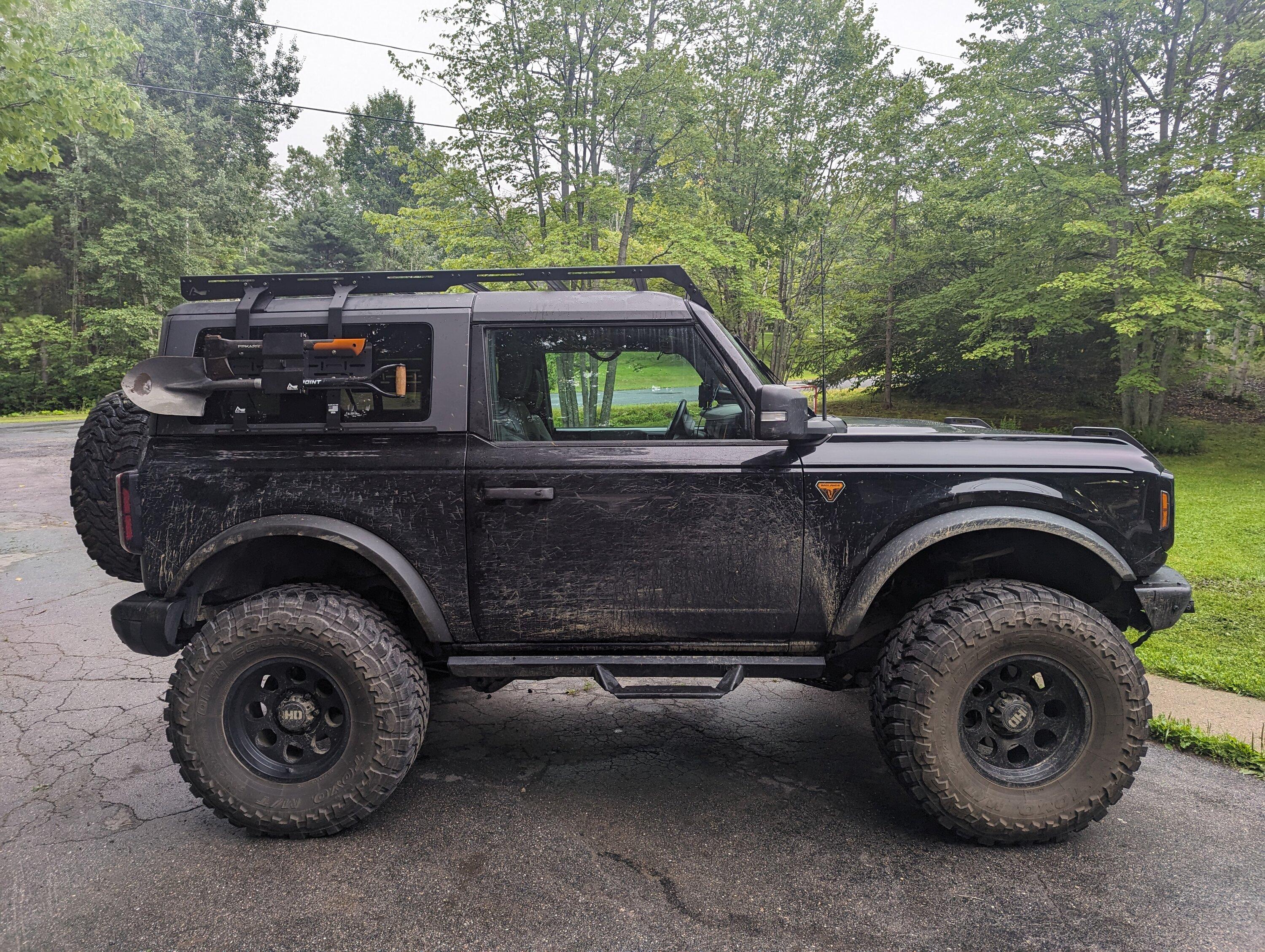Ford Bronco TrailRax Modular Roof Rack (TRMR) 2 Door Fast Install (Pics and Video) PXL_20230813_221501817