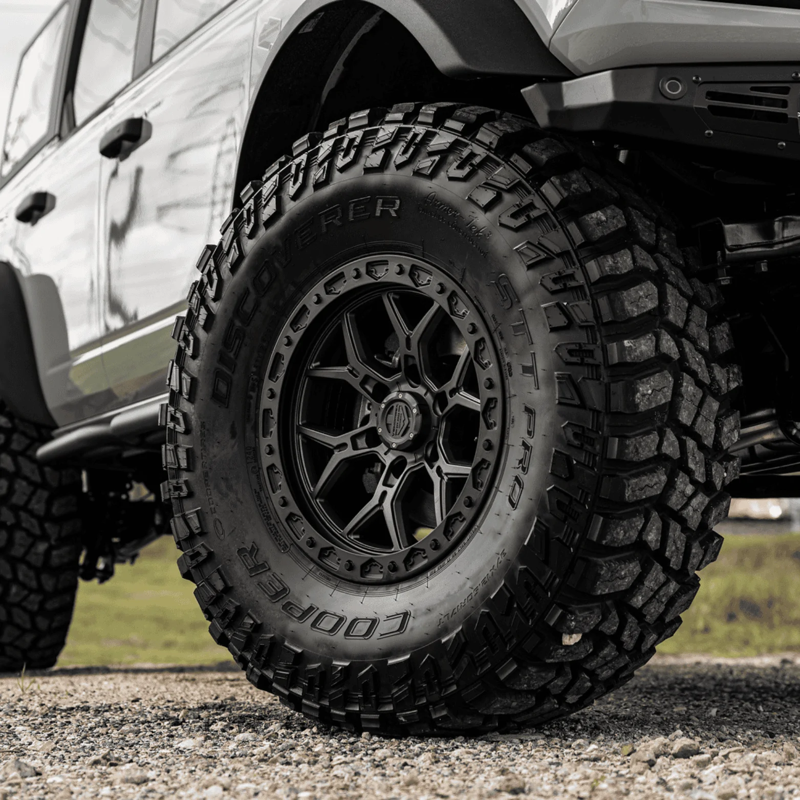 Ford Bronco Show us your installed wheel / tire upgrades here! (Pics) _601 BL 