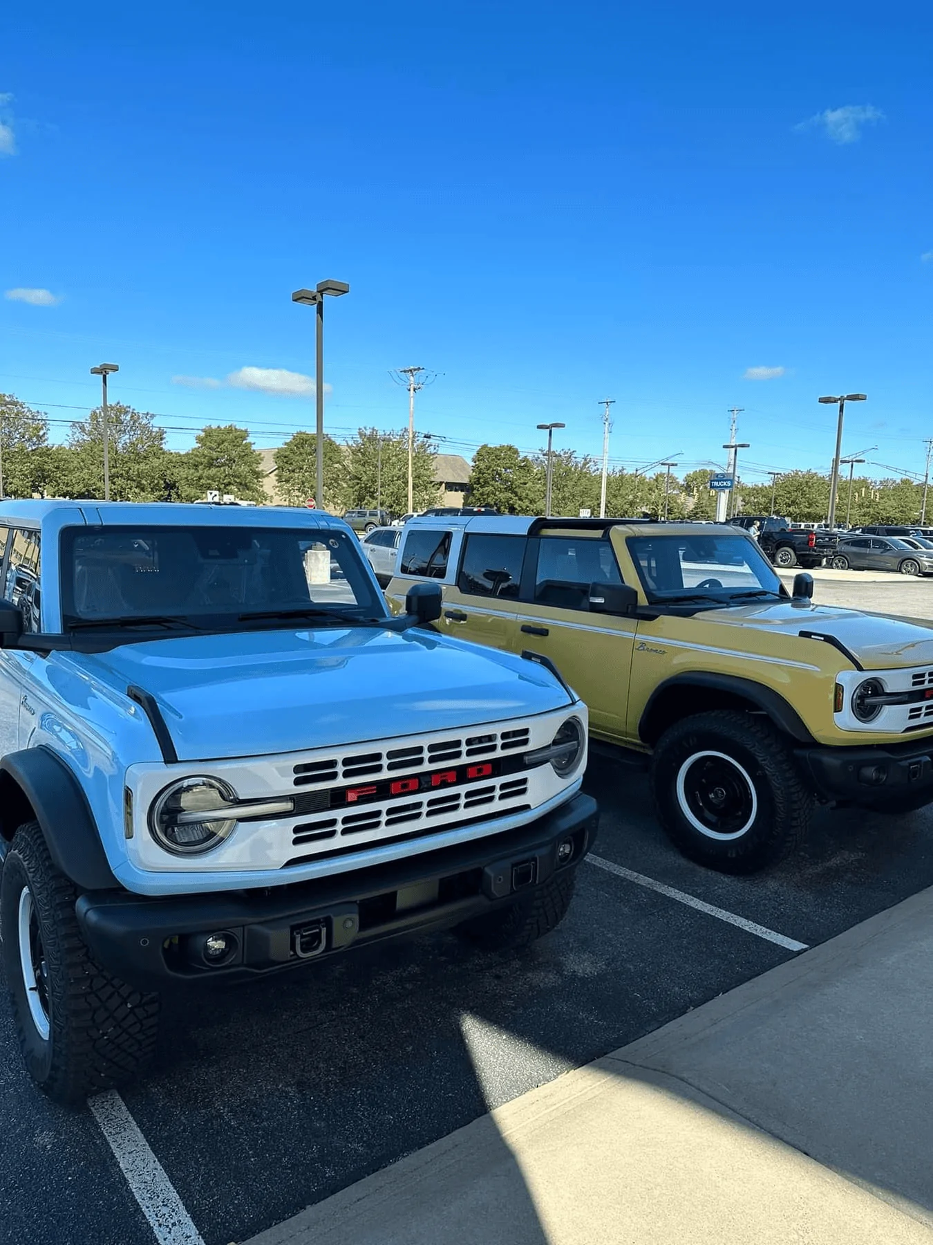 Ford Bronco HERITAGE EDITION Bronco Club 1693507182528