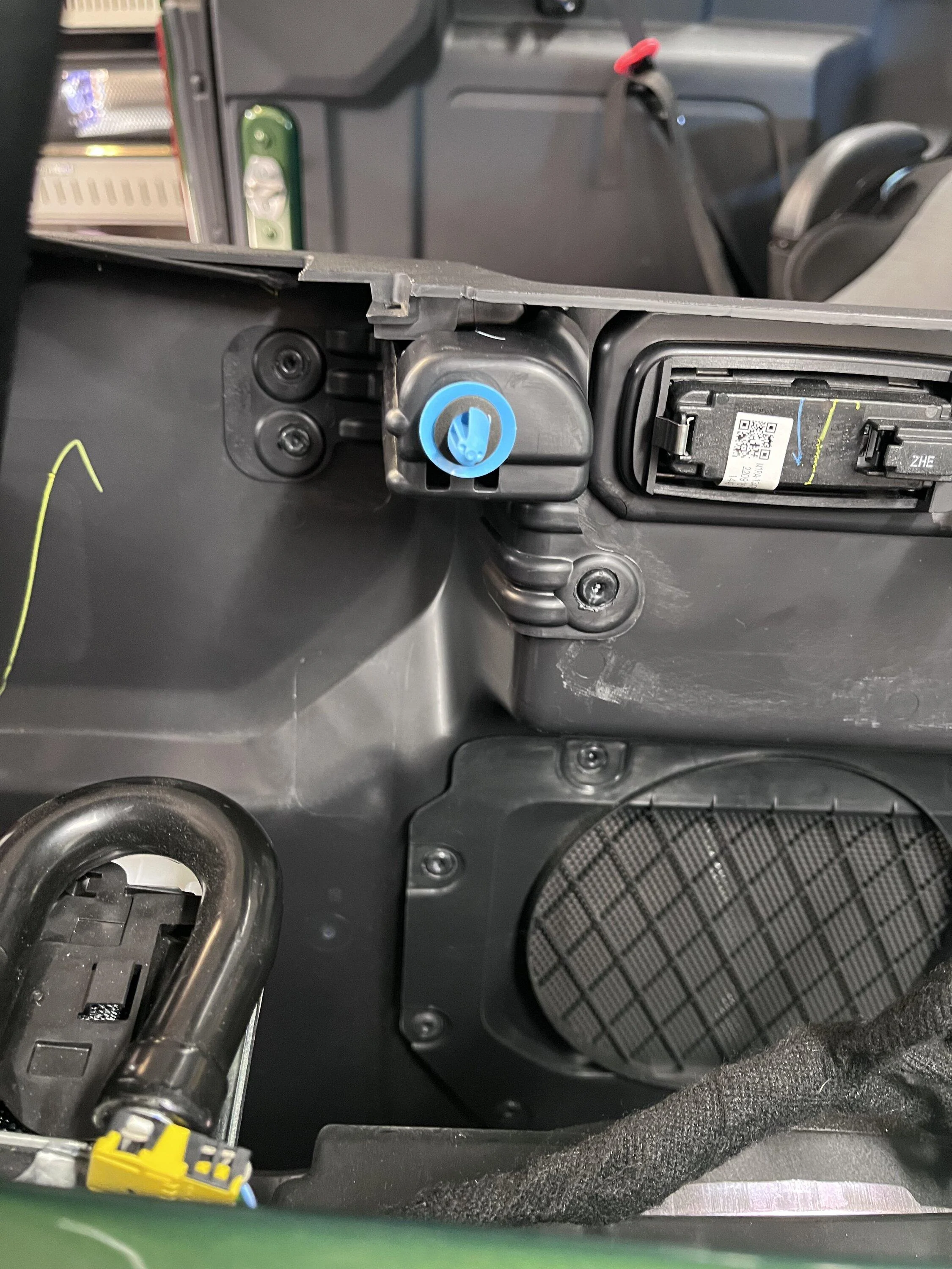 Ford Bronco Fake sub/amp...Now what? IMG_4475