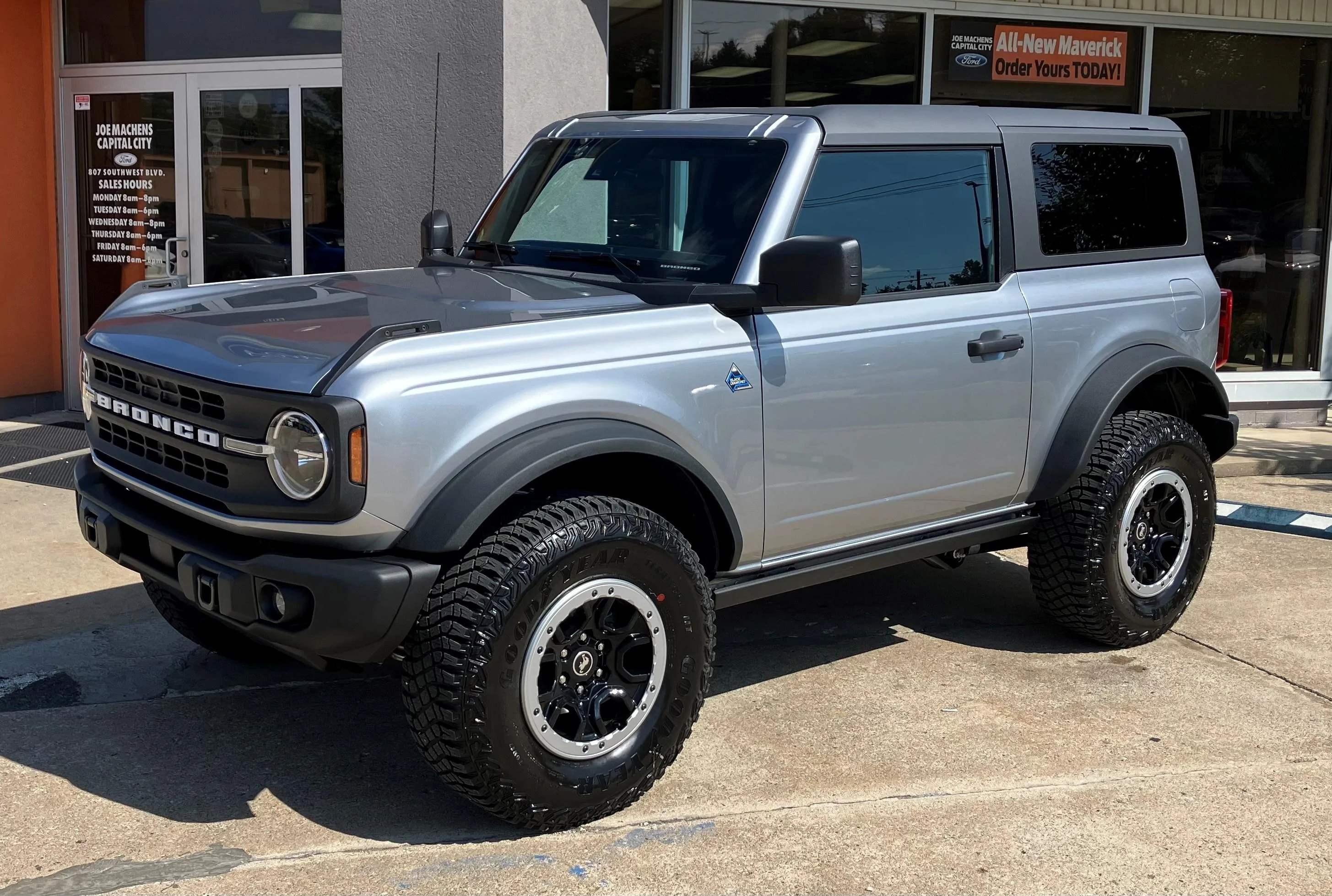 Ford Bronco ICONIC SILVER Bronco Club dfbronco