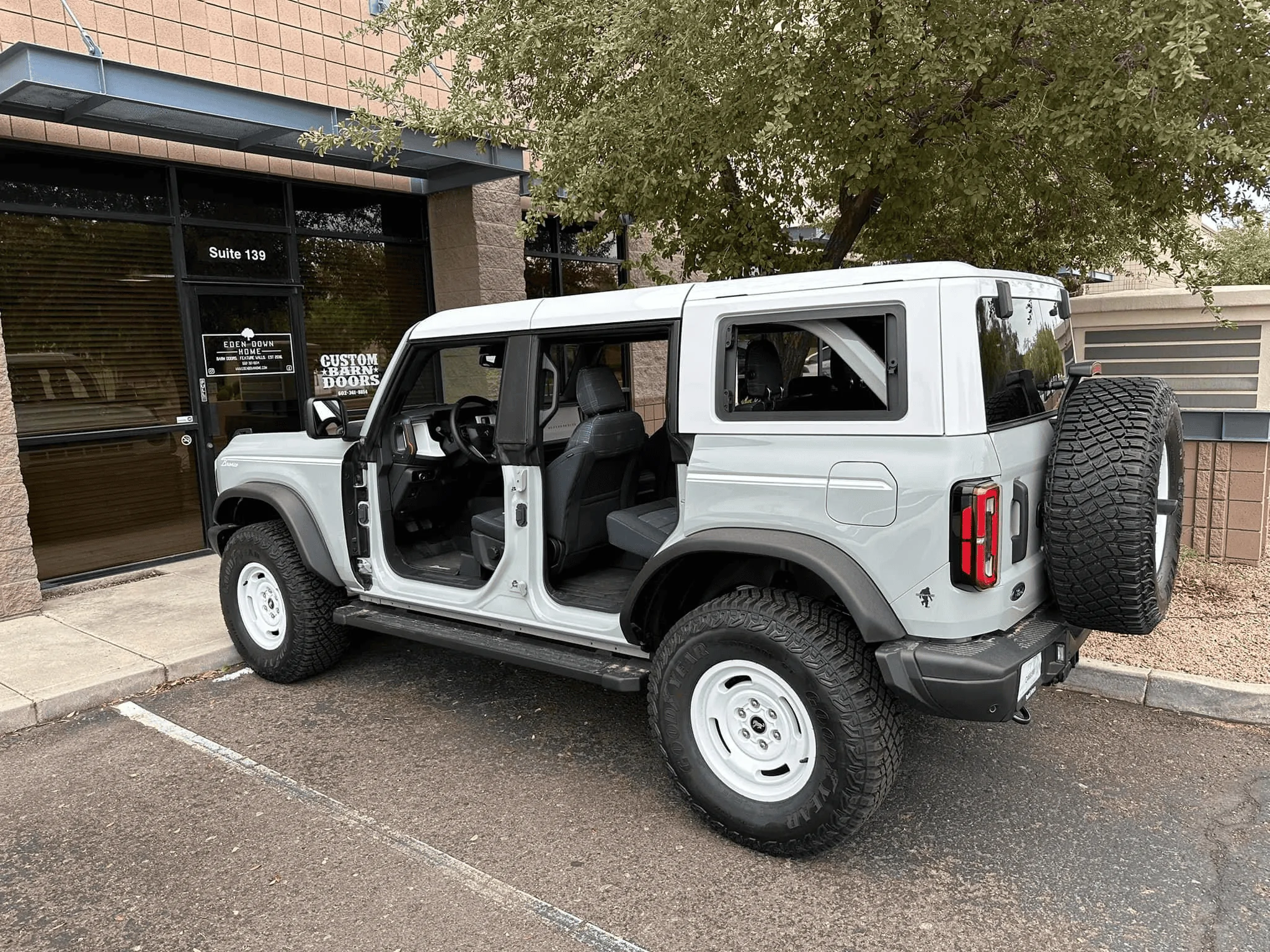 Ford Bronco HERITAGE EDITION Bronco Club 1693608794184