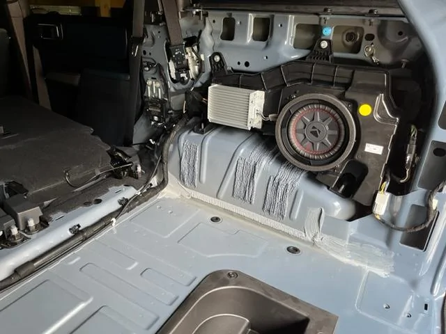 Ford Bronco Fake sub/amp...Now what? IMG_2140