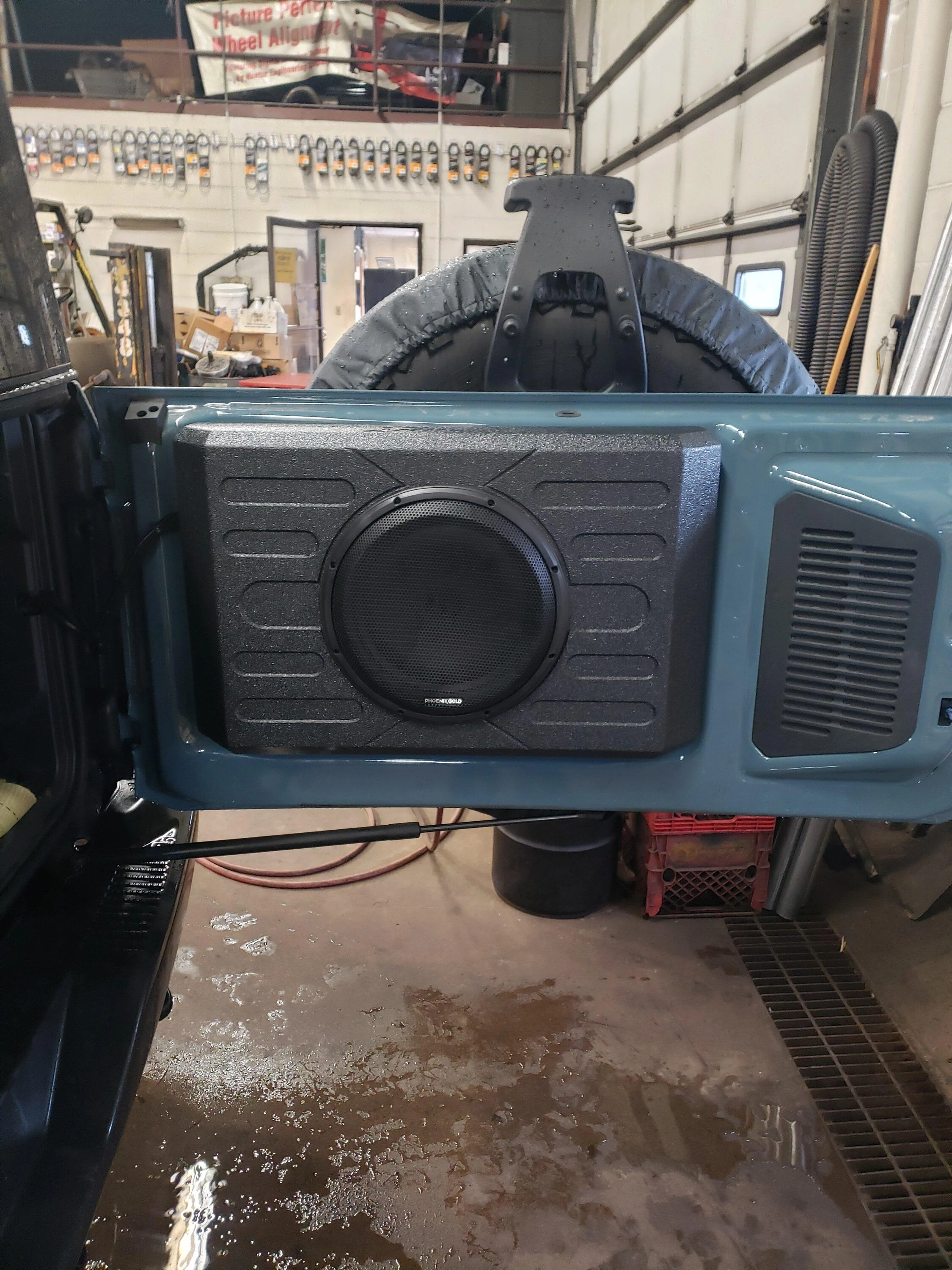 Ford Bronco Stinger 12” tailgate Sub or 8” Kicker Sub (enclosure) 20230222_132438
