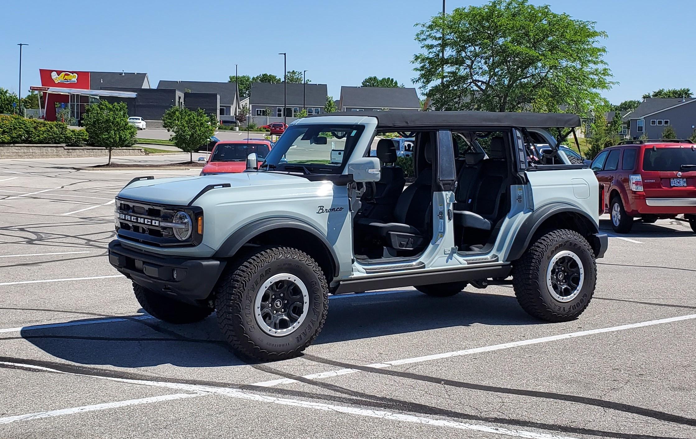 Ford Bronco Doors vs no doors? no doors bimini 2