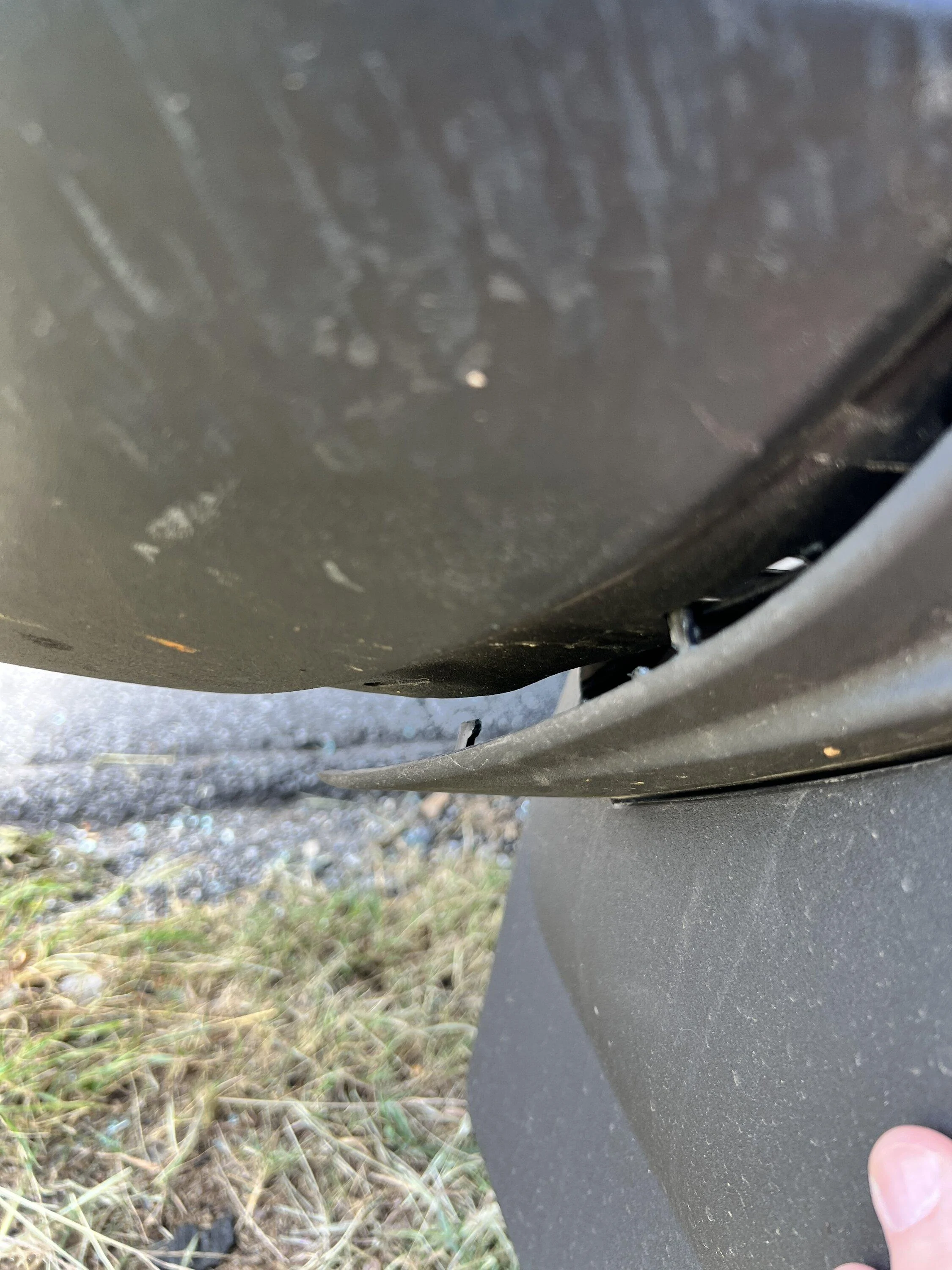 Ford Bronco Need help with replacement part for bumper and mudflaps IMG_5579