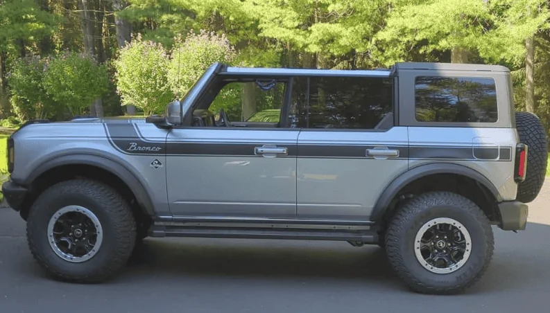 Ford Bronco ICONIC SILVER Bronco Club 1693939868582