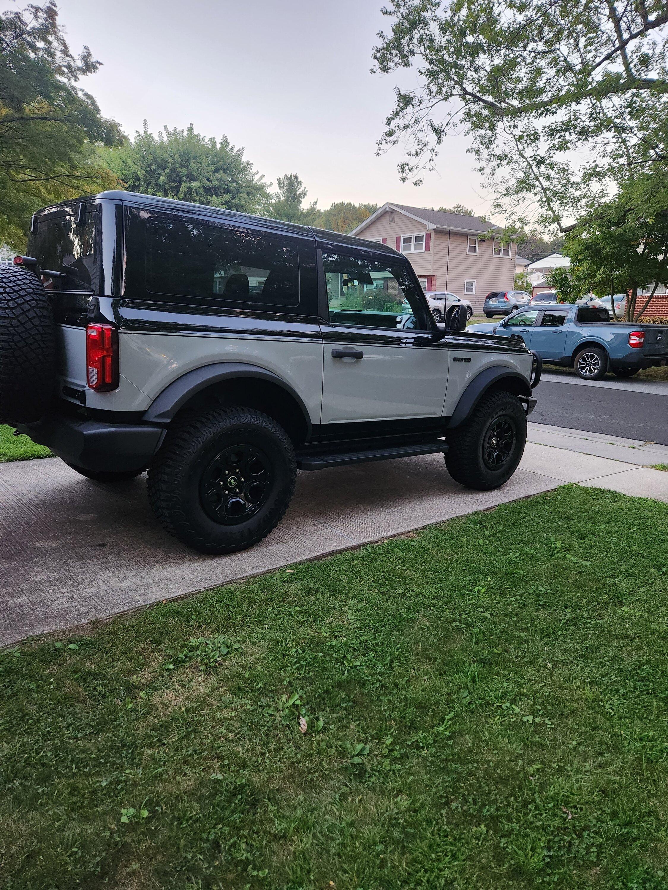 Ford Bronco "Old School" Classic Bronco Looks [Photos Edition] -- post pics of your build! 20230906_192927