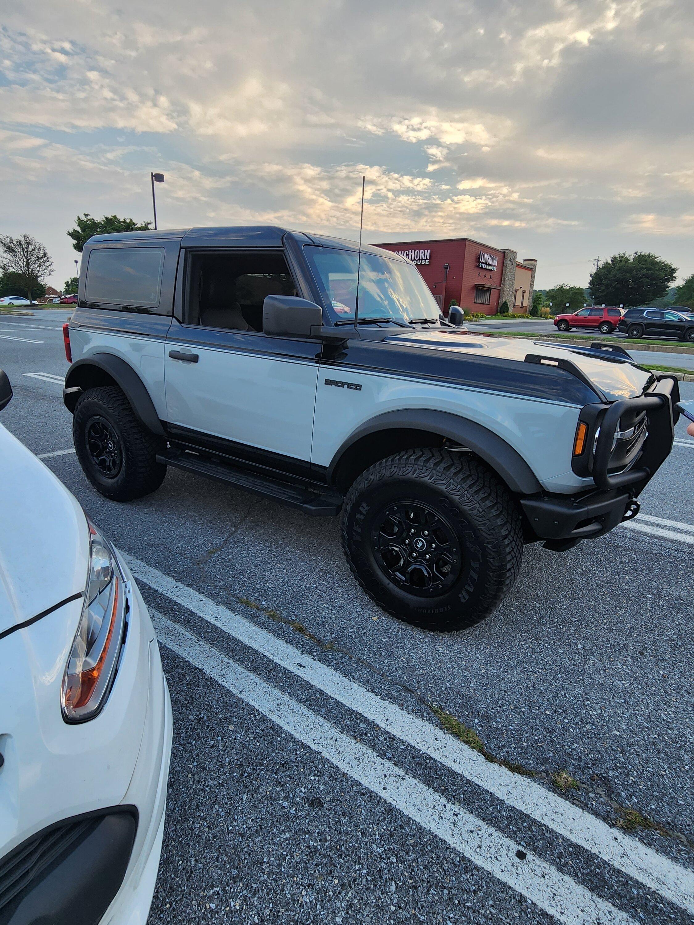 Ford Bronco "Old School" Classic Bronco Looks [Photos Edition] -- post pics of your build! 20230806_191926