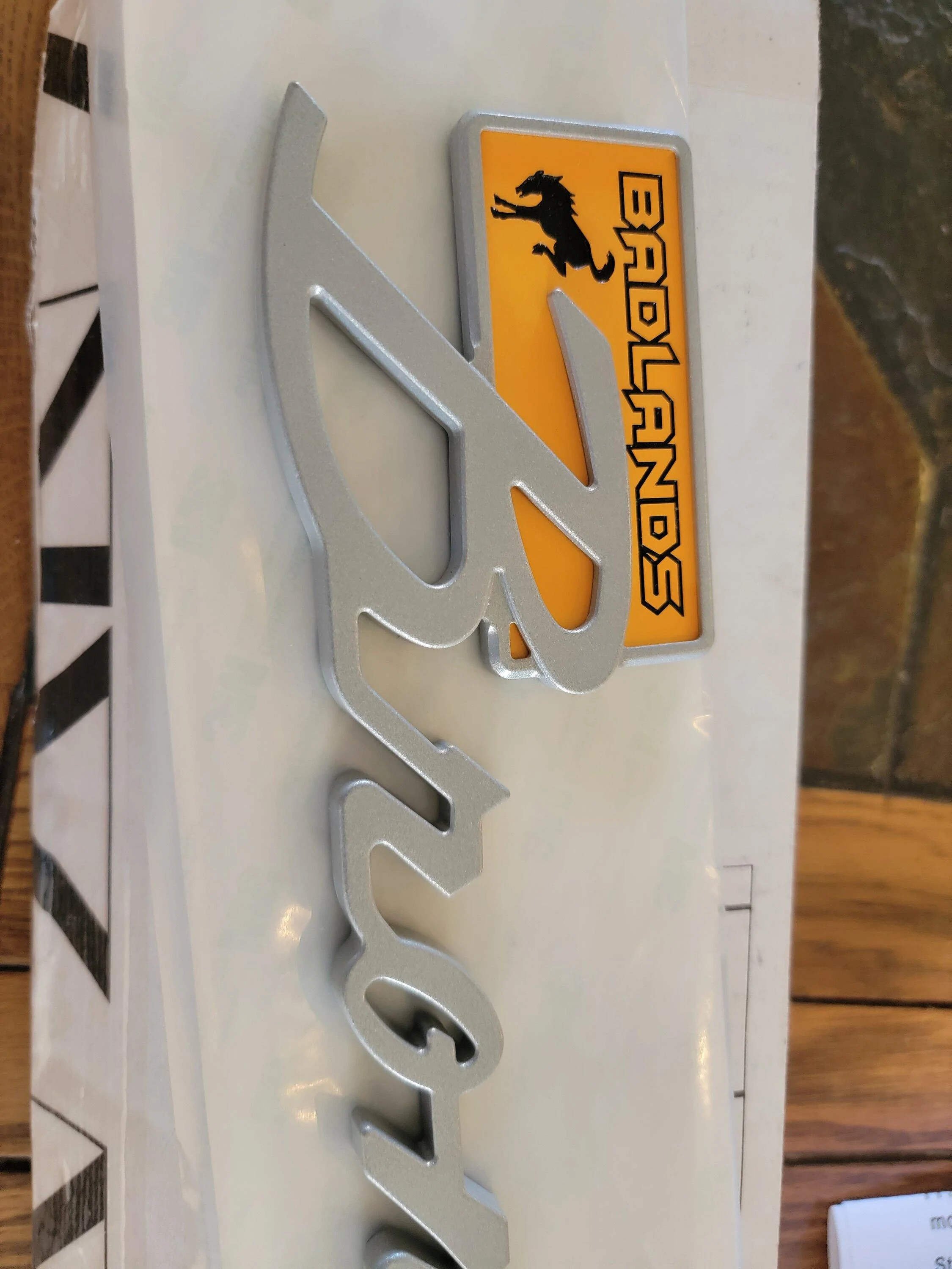 Ford Bronco AR | BRONCO CLASSIC DNA Fender Badge 20230907_172811