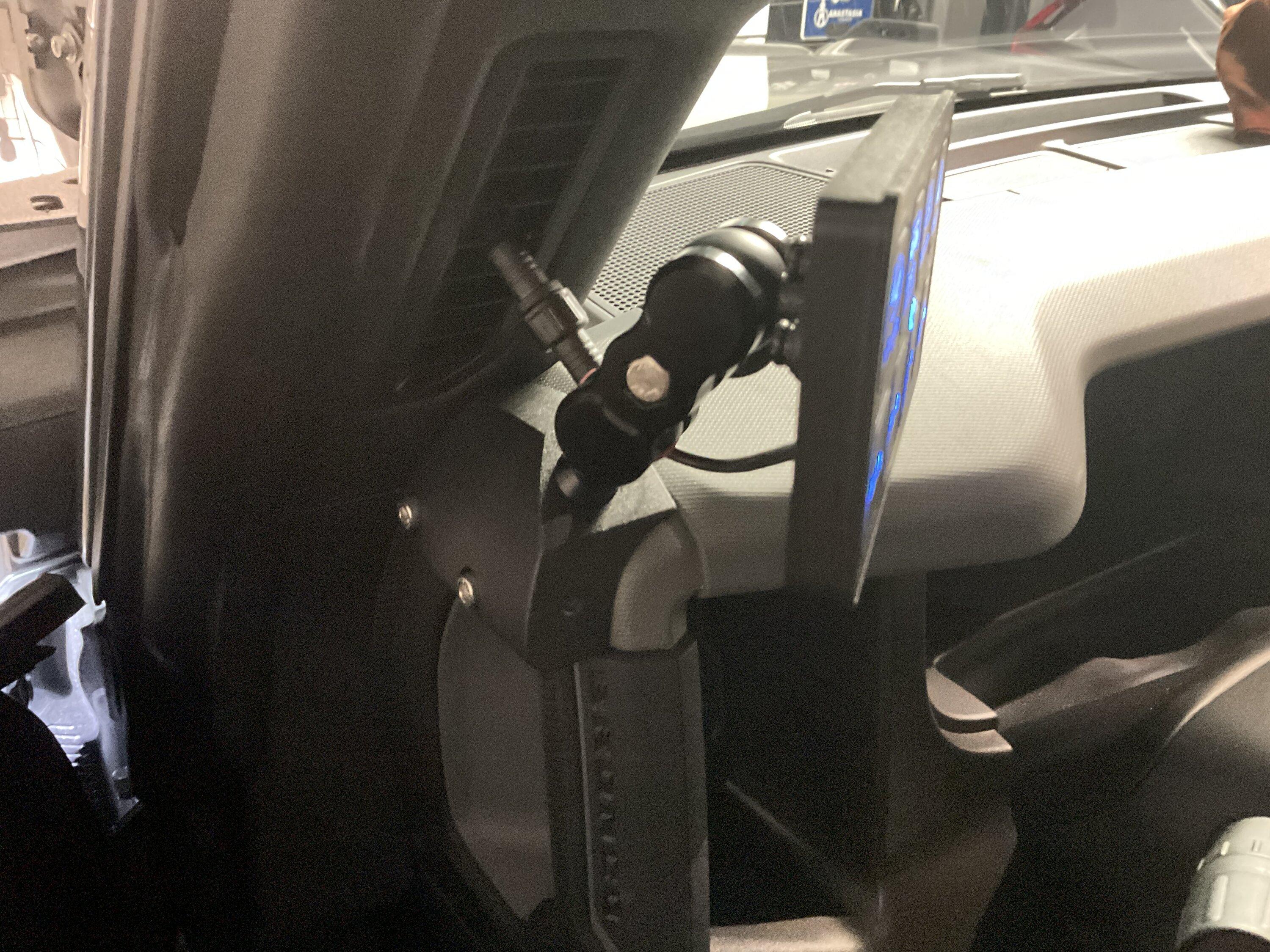 Ford Bronco Not Aux switches IMG_3714 3.JPG