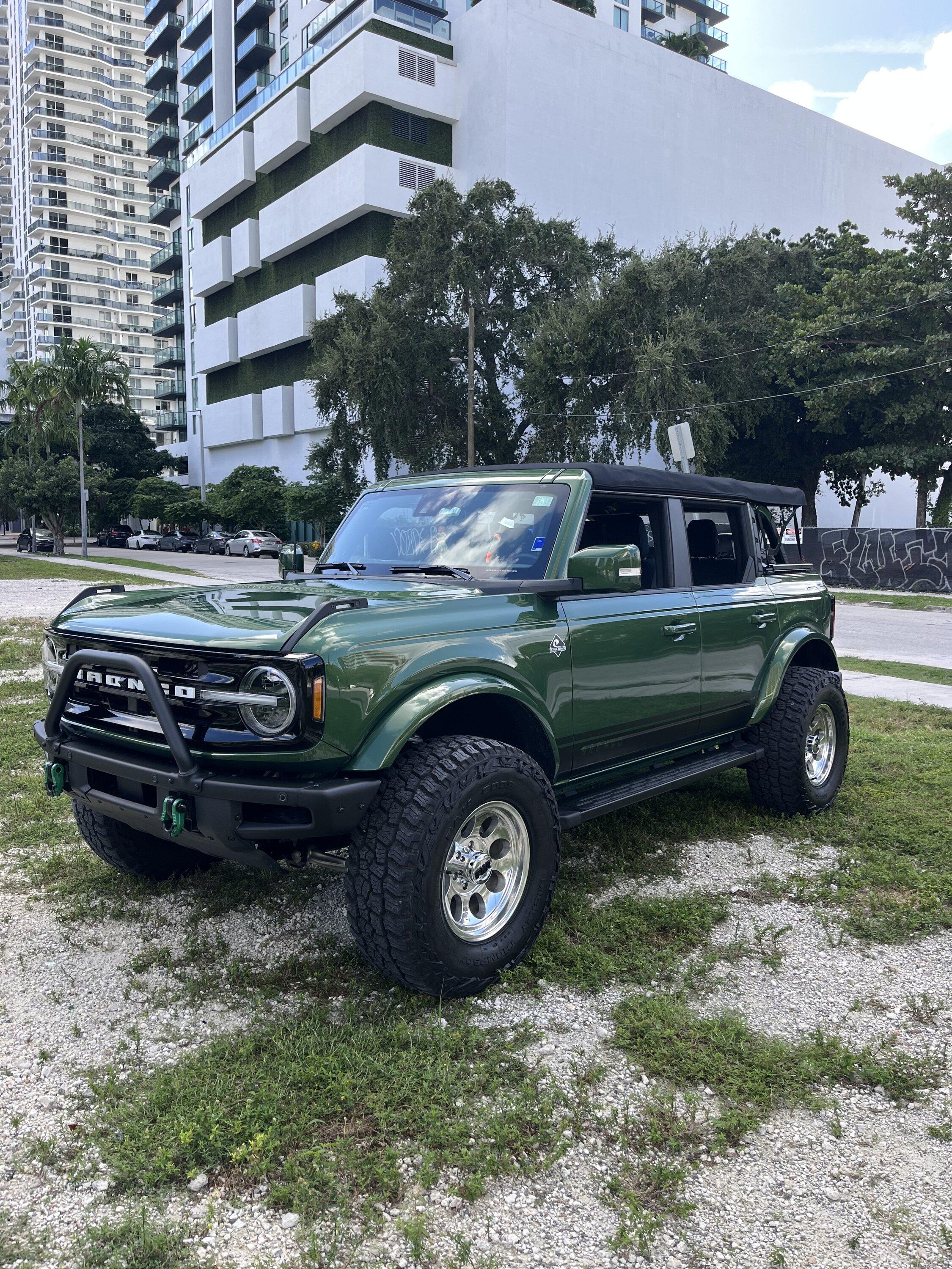 Ford Bronco "Old School" Classic Bronco Looks [Photos Edition] -- post pics of your build! IMG_0693