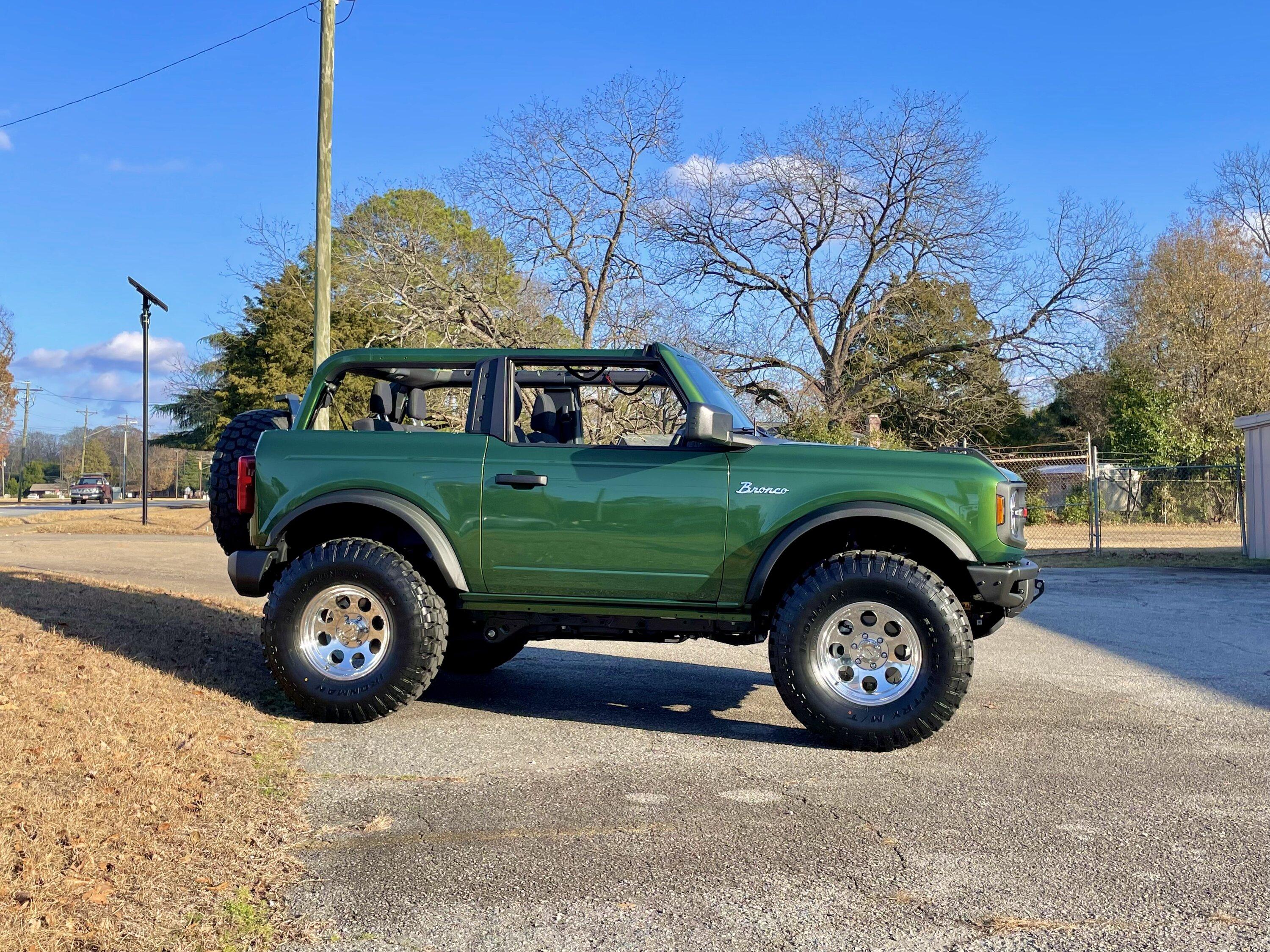 Ford Bronco "Old School" Classic Bronco Looks [Photos Edition] -- post pics of your build! IMG_3286