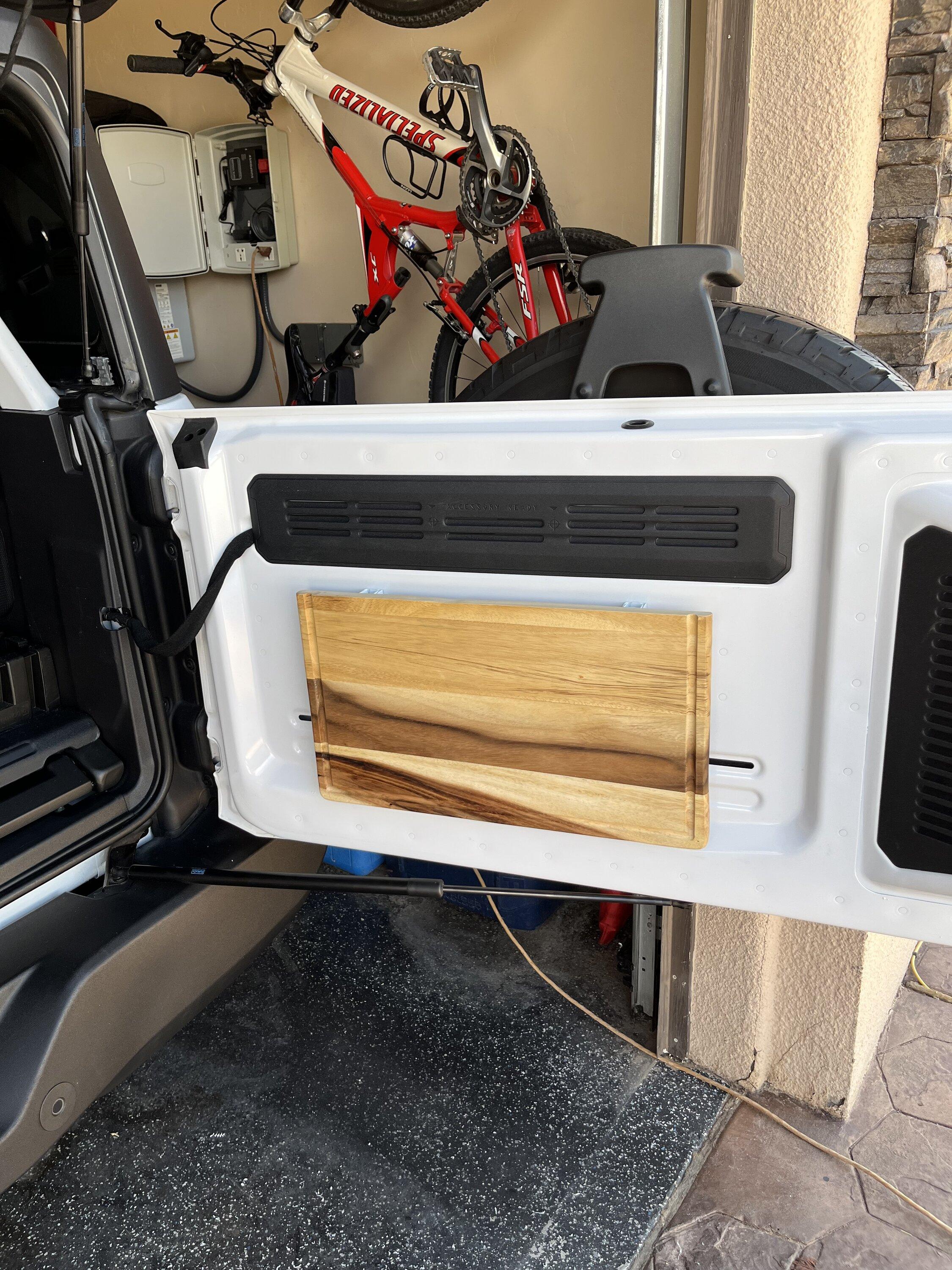 Ford Bronco DIY tailgate table IMG_3004