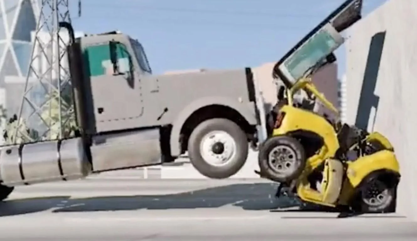 Ford Bronco Bronco Slightly Damaged during shipping h6hVV6F