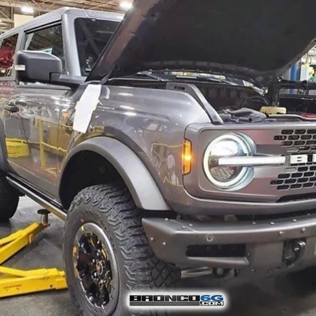 Ford Bronco Carbonized Gray 2-Door Badlands Carbonized Gray Bronco Badlands