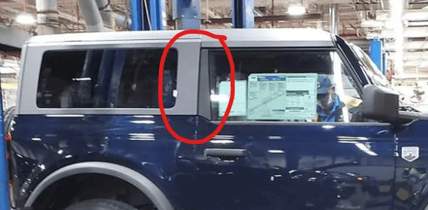 Ford Bronco First look at Antimatter Blue Bronco in the sun! 1603907580091
