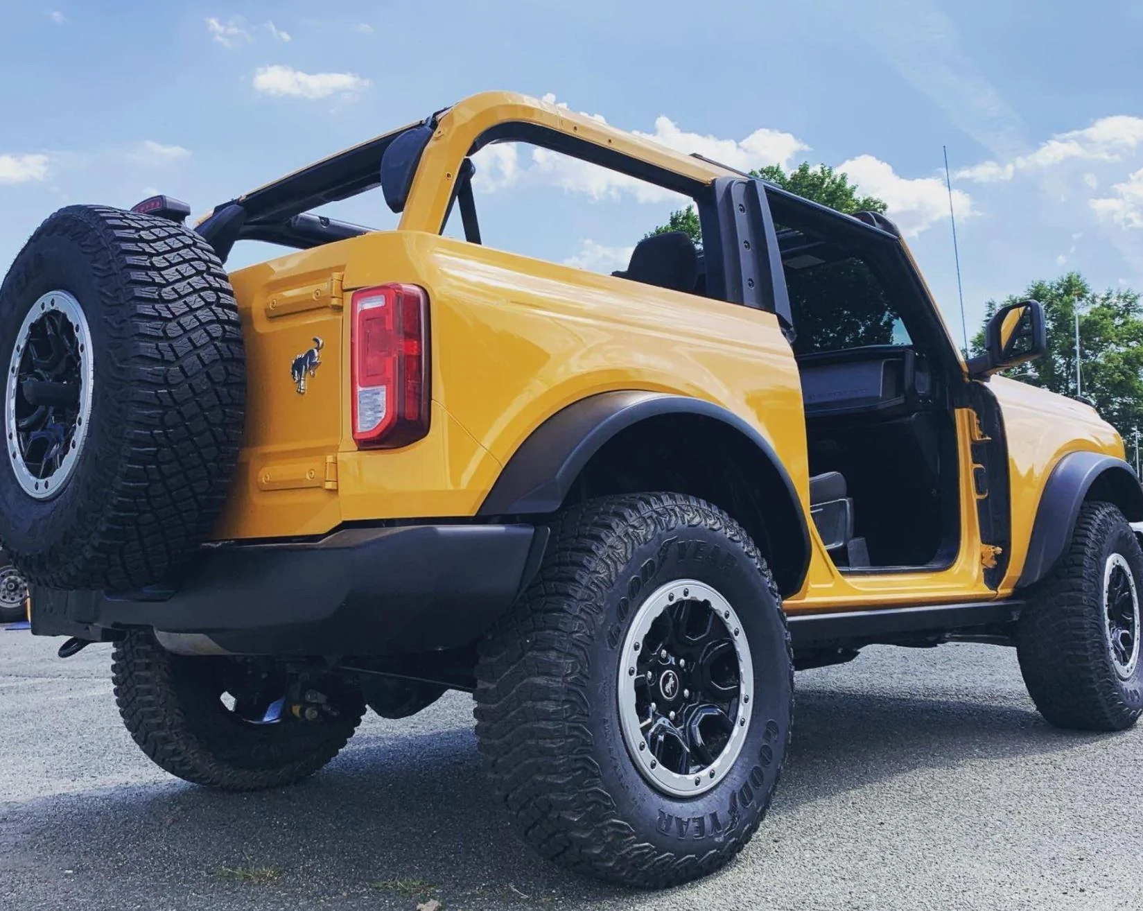 Ford Bronco 2 Door Sasquatch Picture Thread (no CGI) yello