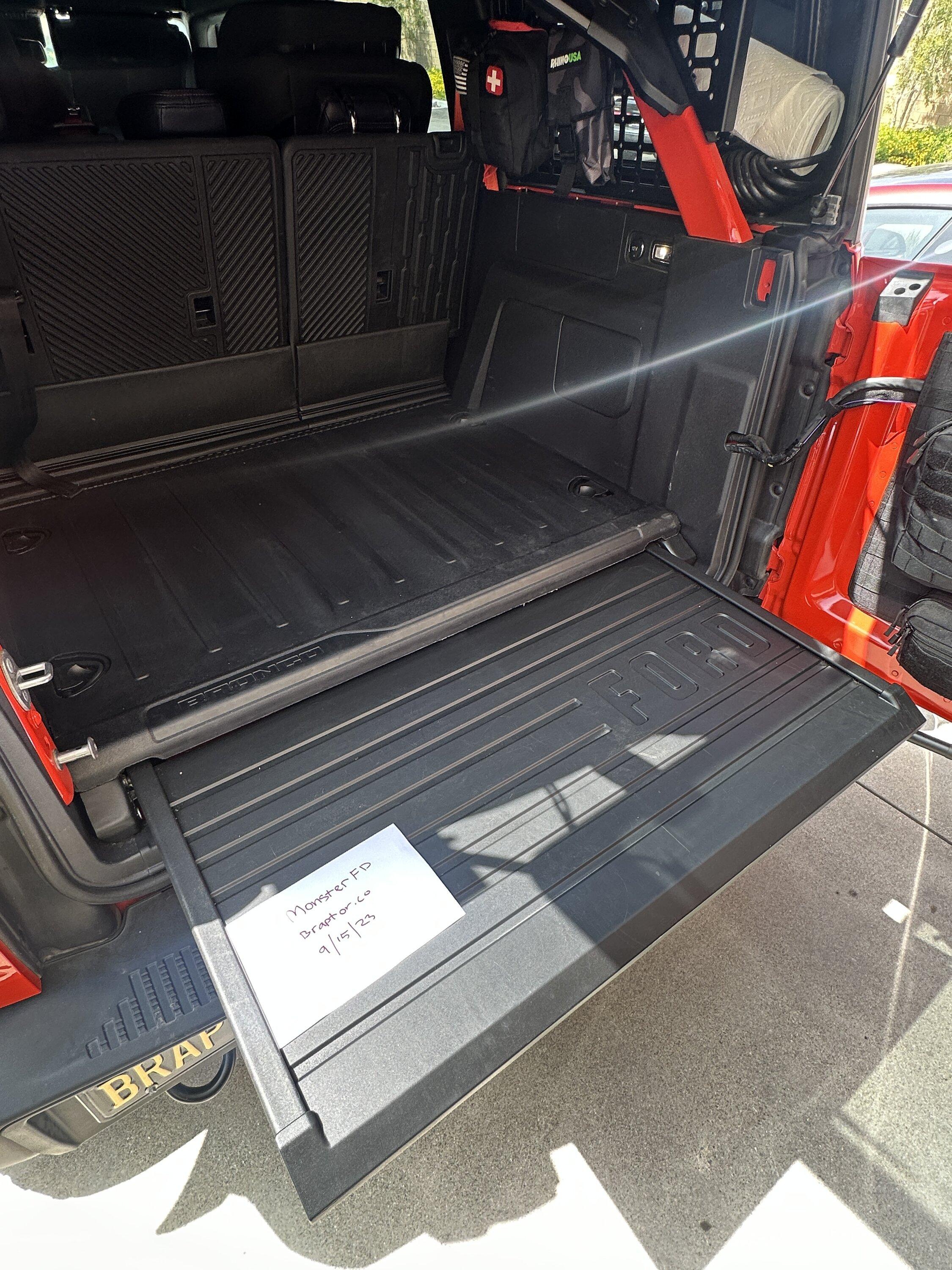 Ford Bronco SoCal - Ford Bronco Slideout Tailgate 1694849184891