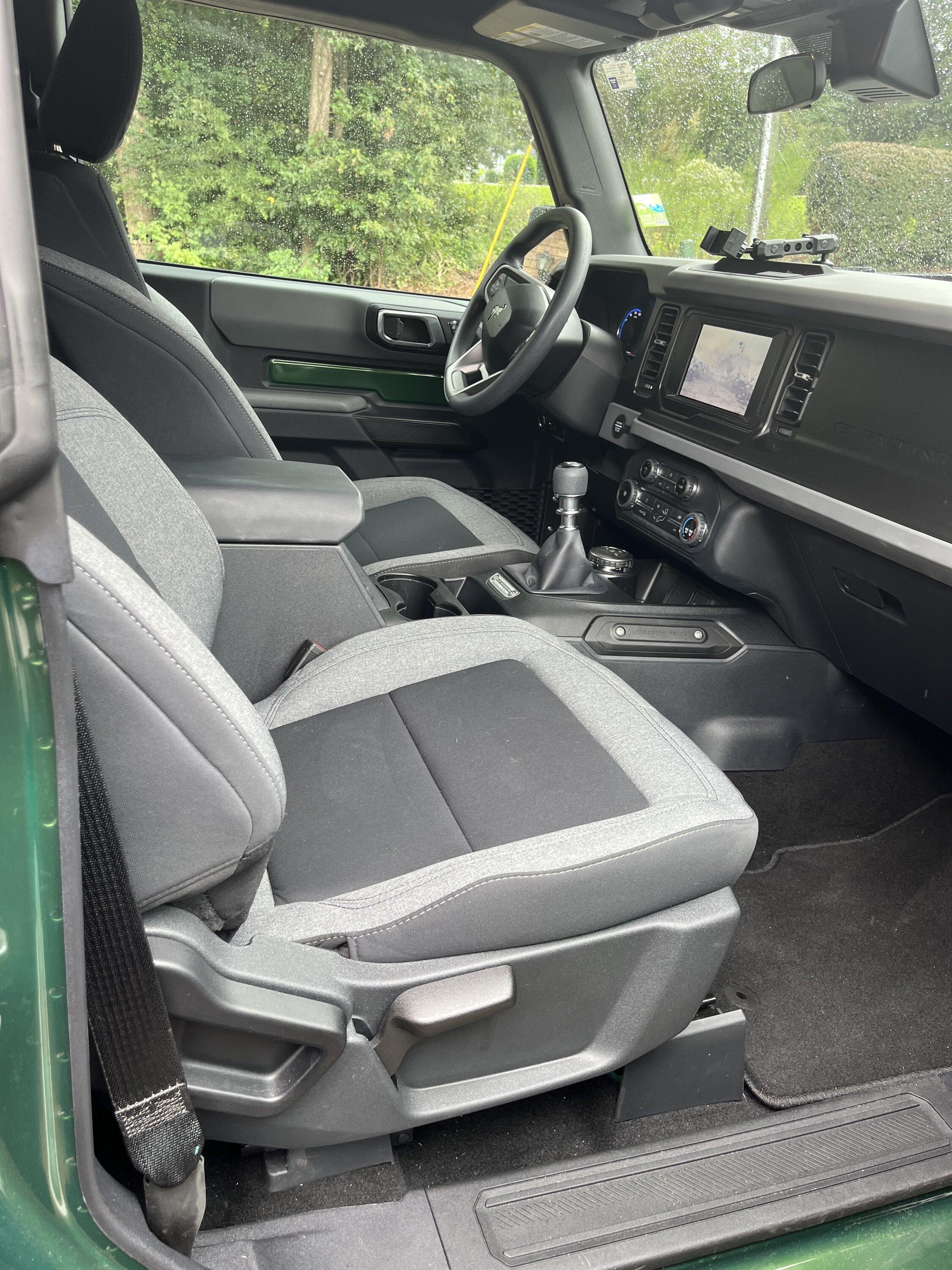 Ford Bronco 2022 Manual Base IMG_3017