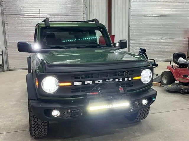 Ford Bronco Best accessories for aux? IMG_4064