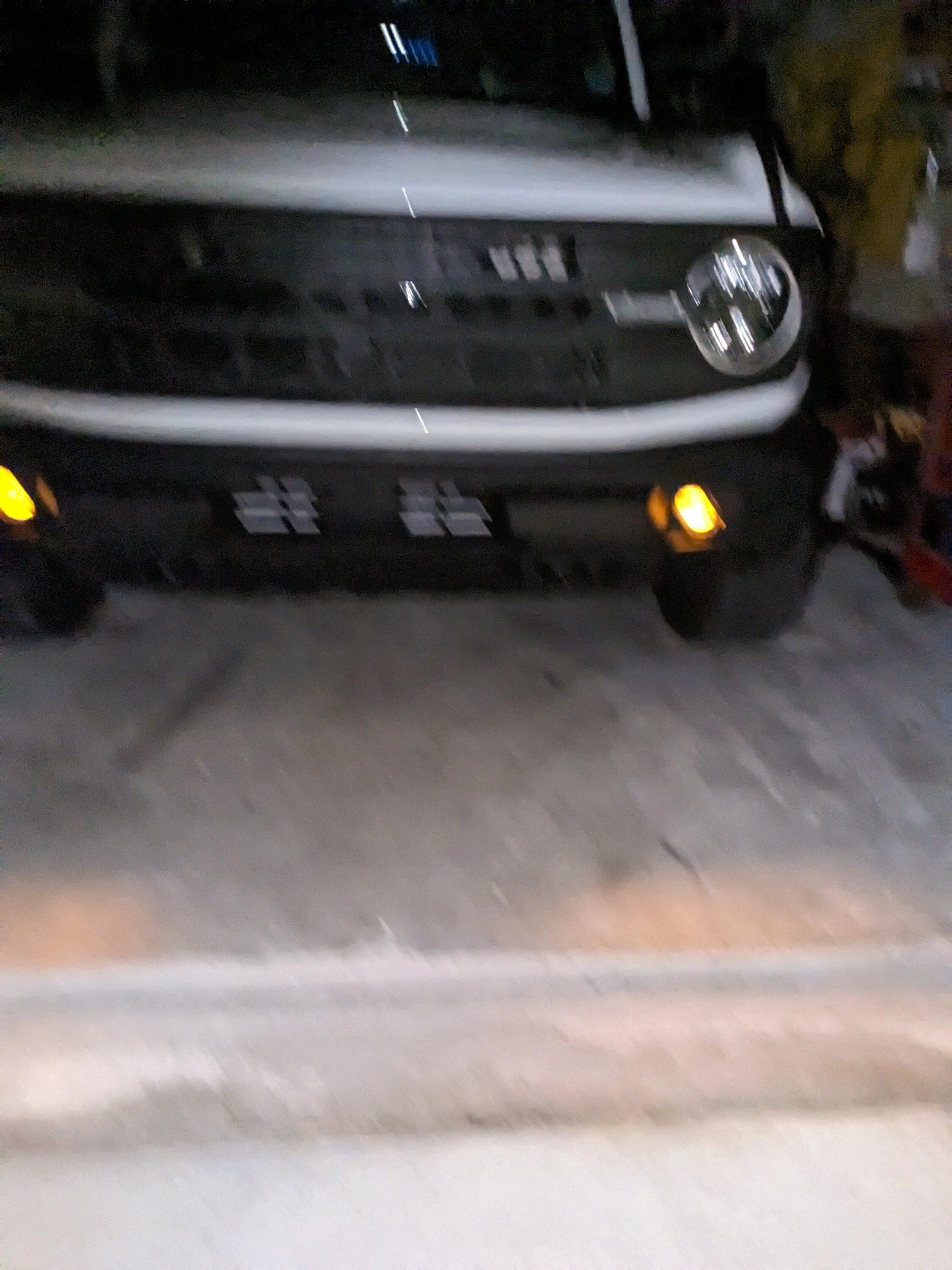 Ford Bronco Base bumper fog lights yello