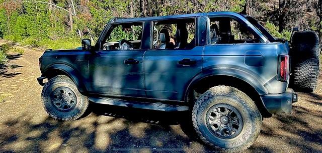 Ford Bronco CARBONIZED GRAY Bronco Club Bronco3