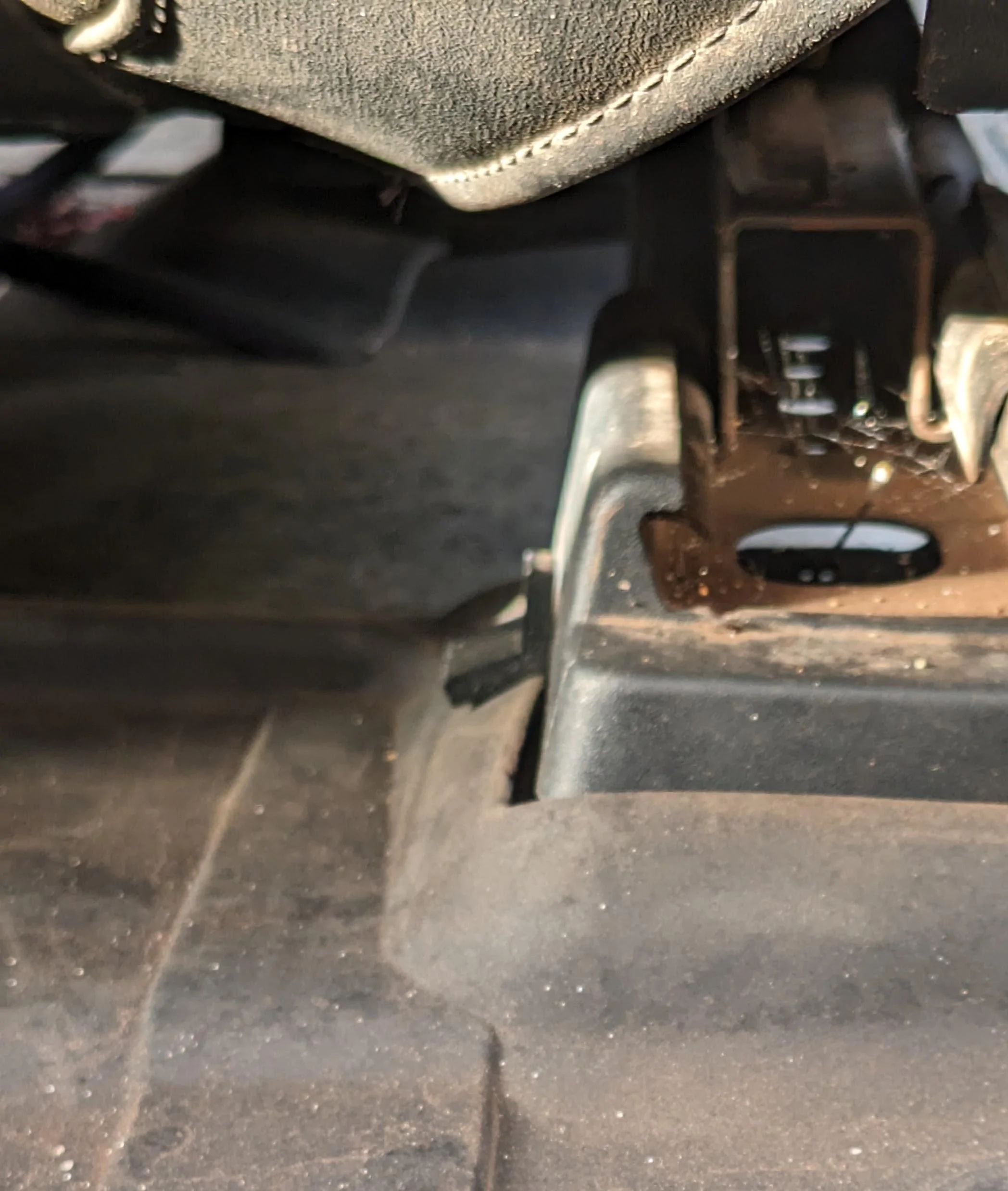 Ford Bronco [3d printed] clips for factory mats PXL_20230923_170926129