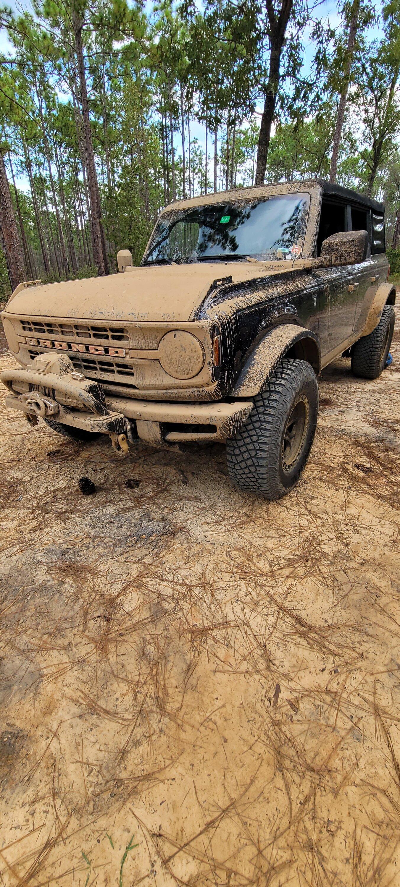Ford Bronco Broncos are cool, now go explore! 20230916_170427