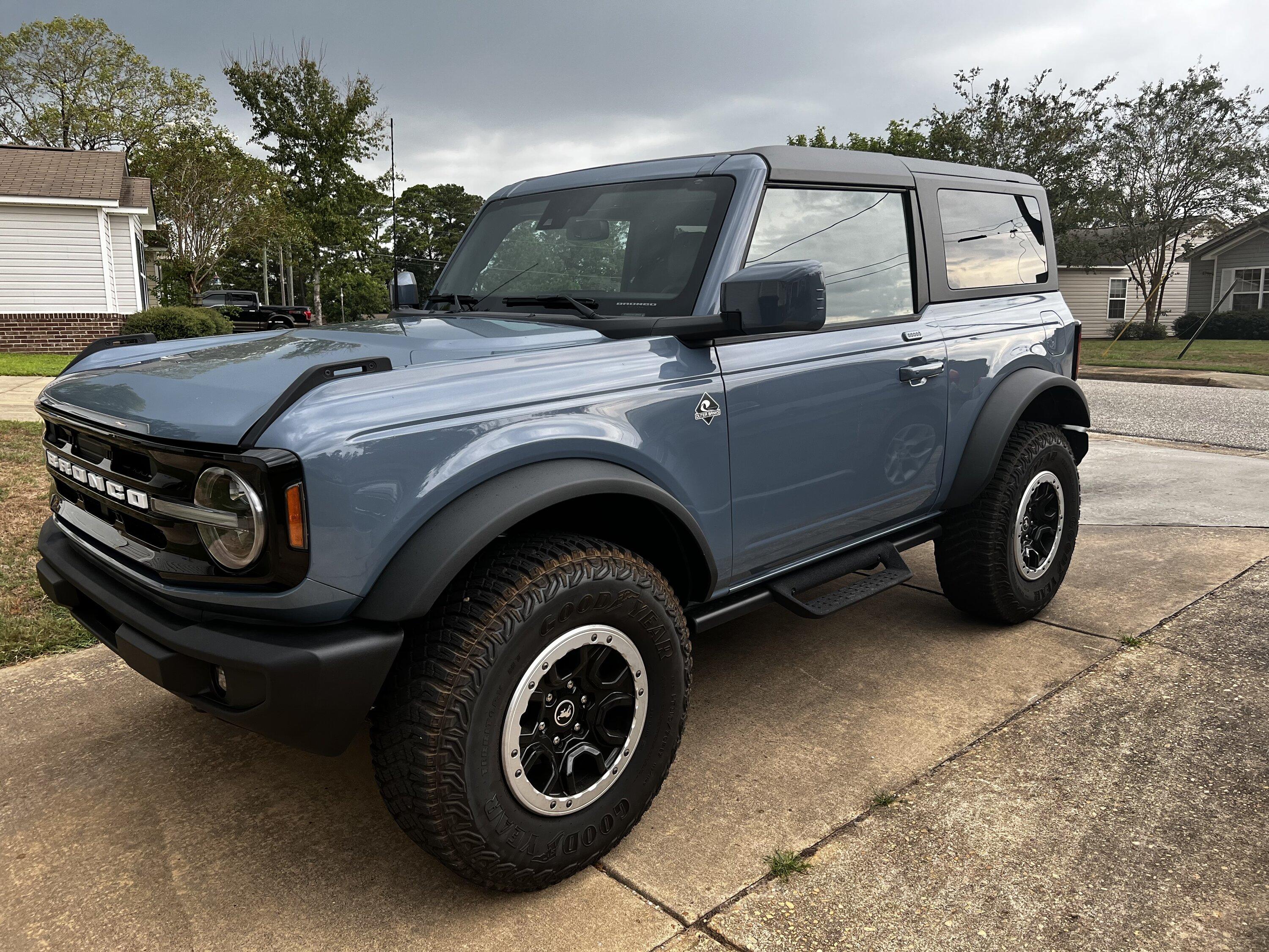 Ford Bronco ISO WTT WTB Gloss Black Beadlocks IMG_3923