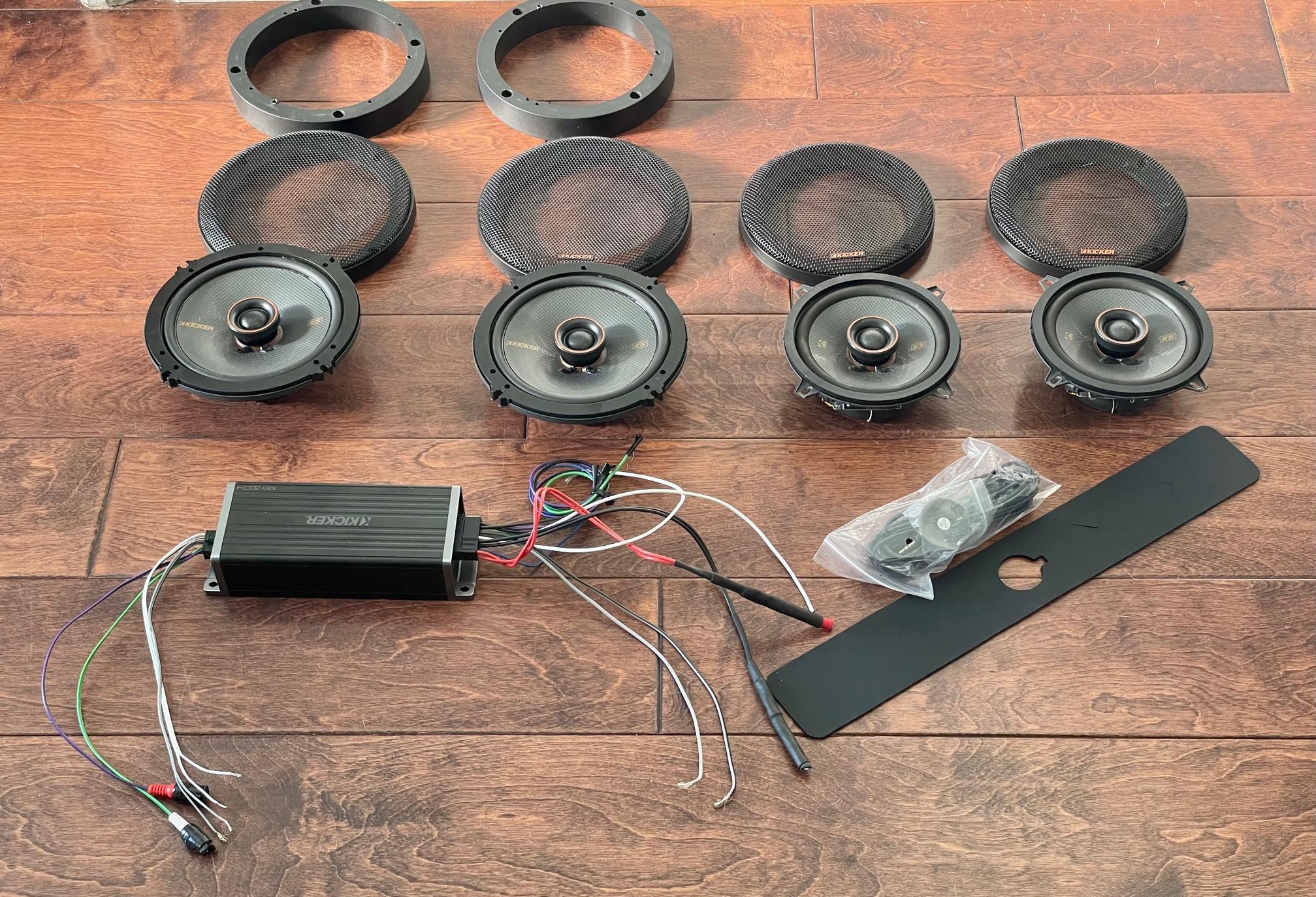 Ford Bronco FS Kicker Amp and Speakers Kicker