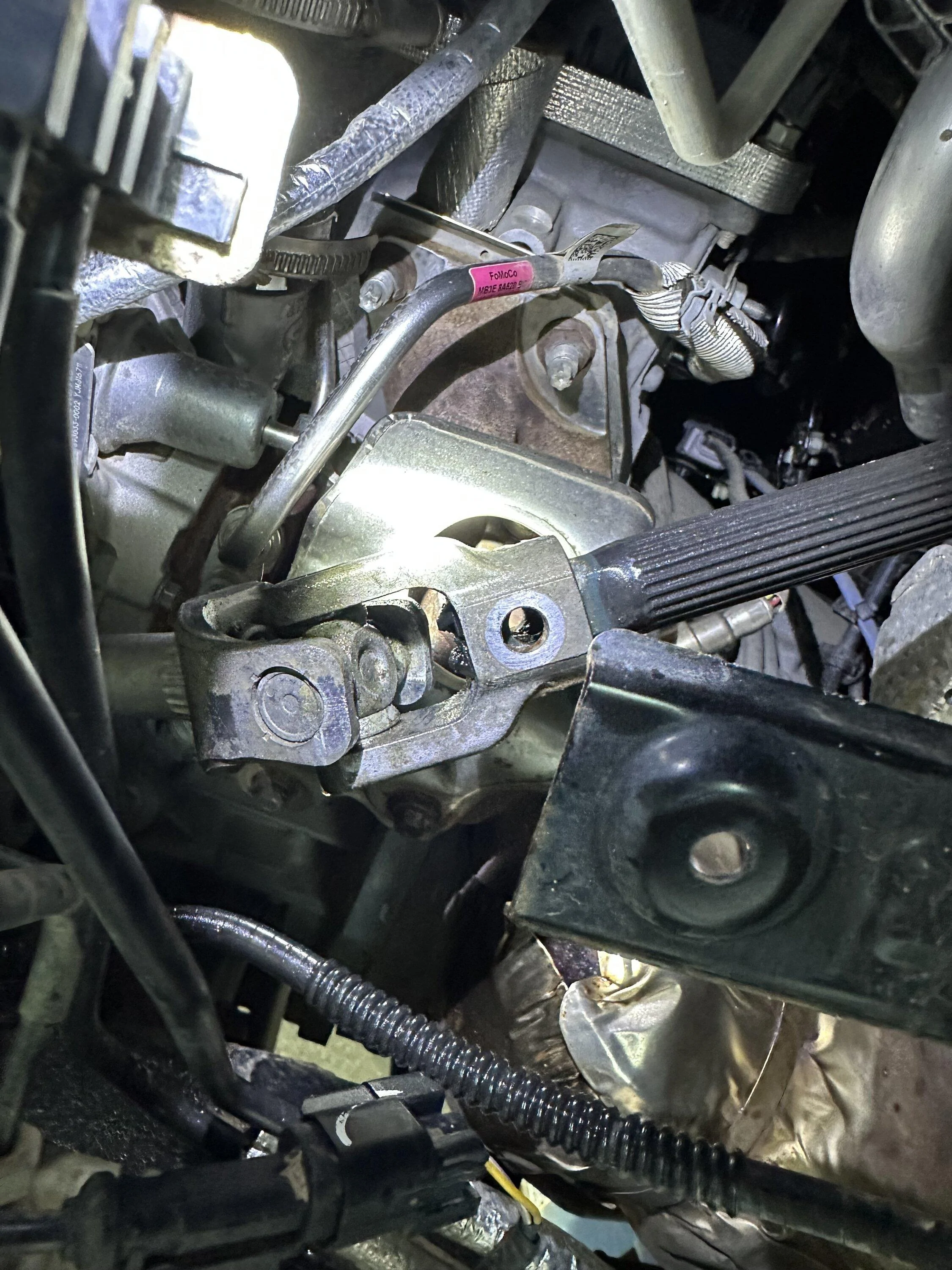 Ford Bronco Stuck steering shaft (replacing UCA) IMG_1848