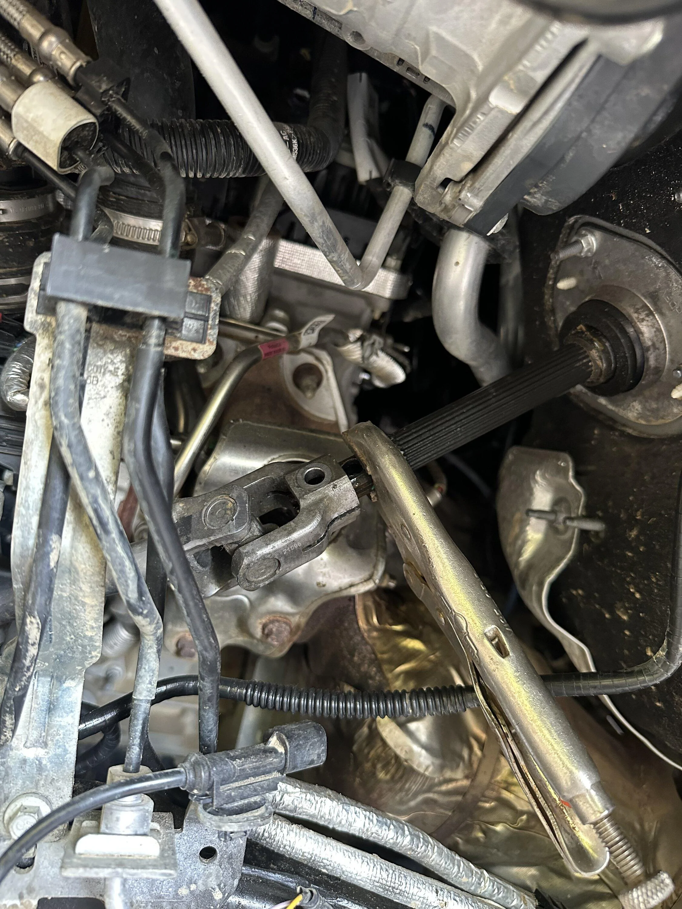 Ford Bronco Stuck steering shaft (replacing UCA) IMG_1850