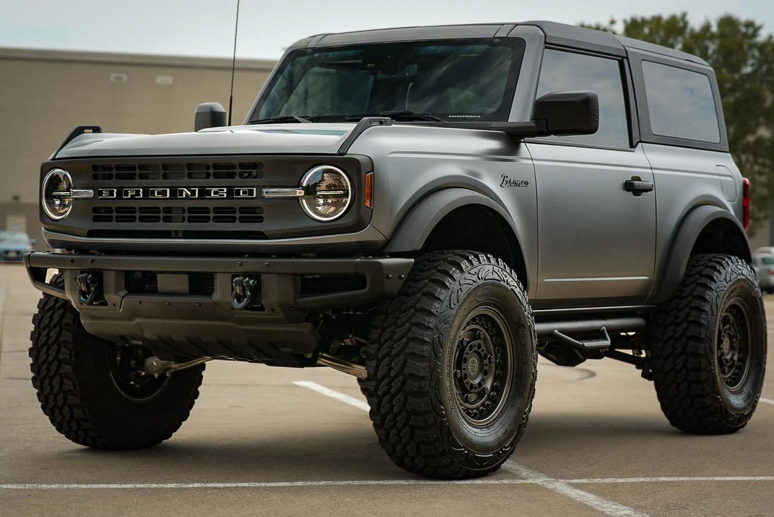 Ford Bronco This is Luna, my new toy on 4" Lift on 37's ;) IMG_4746