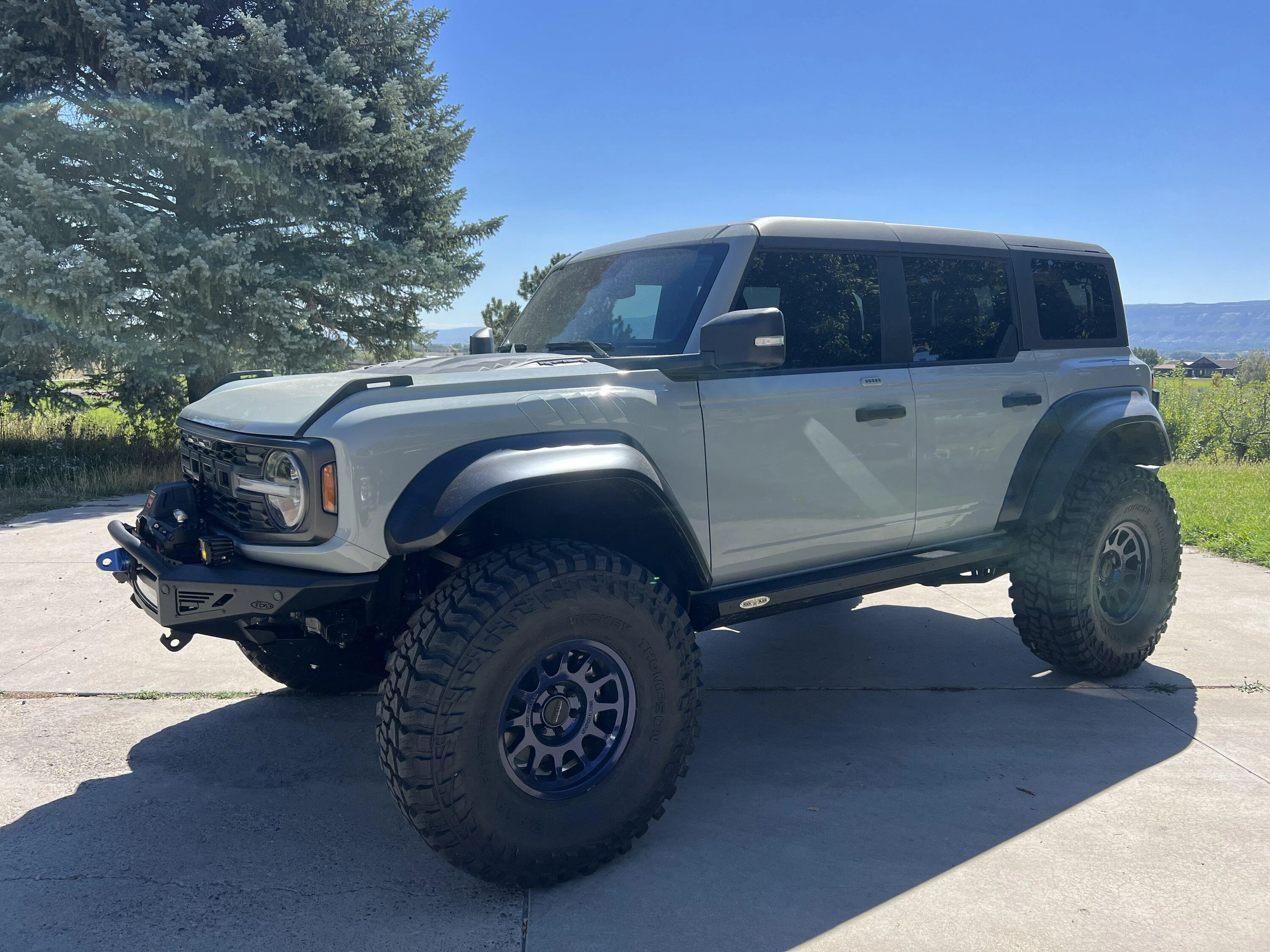 Ford Bronco 23 Braptor loaded IMG_5216