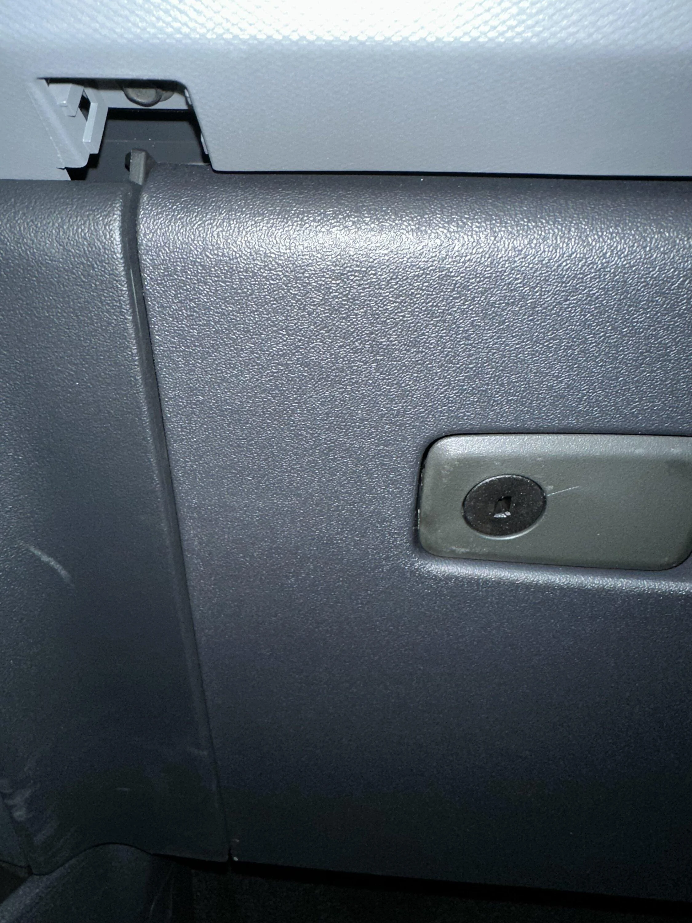 Ford Bronco 8" SYNC system replaced on warranty. Missing plastic trim covers? IMG_2004