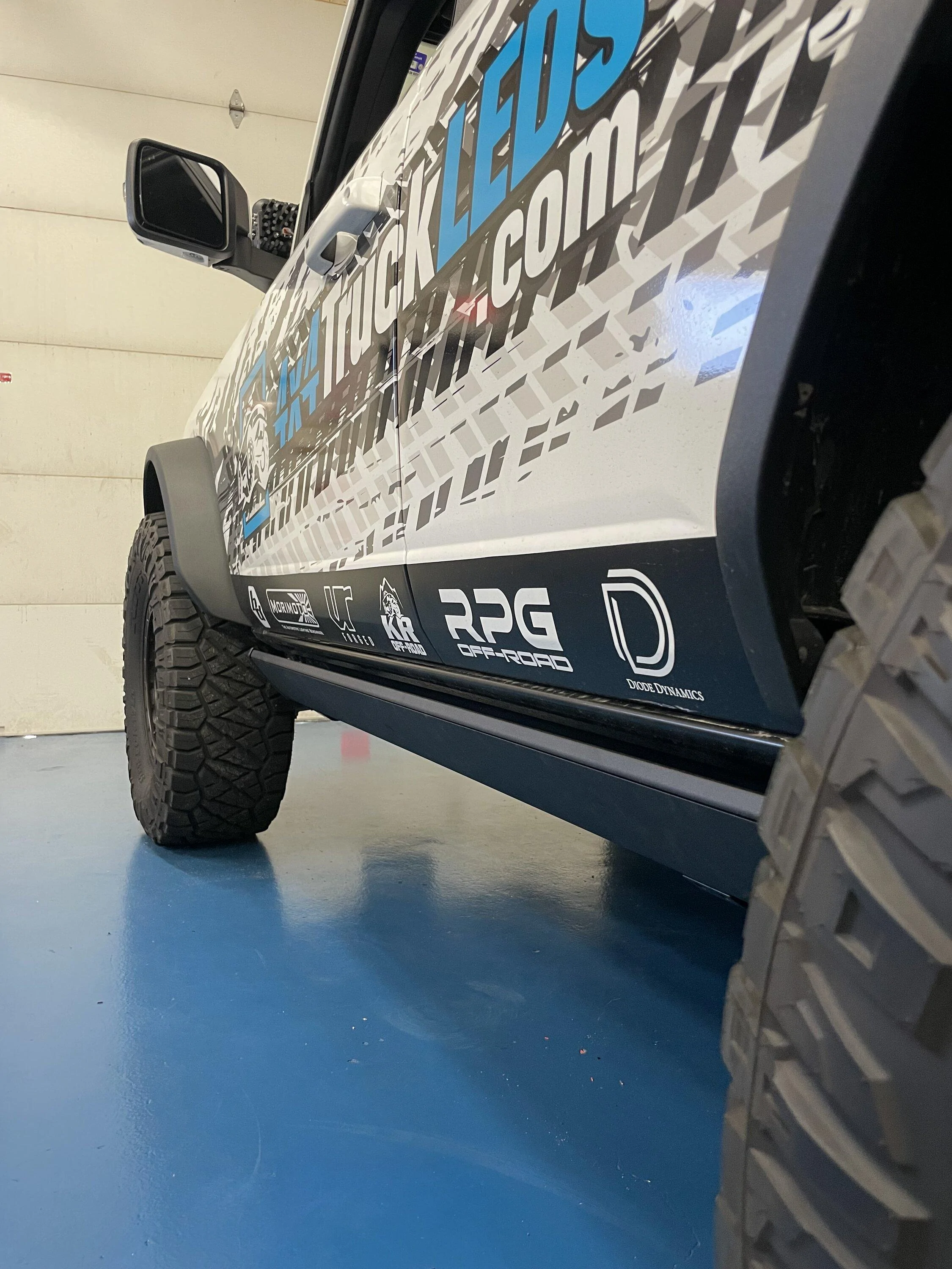 Ford Bronco AMP Research Electric Running Boards | GUIDE Photo Jan 24 2023, 12 33 44 PM