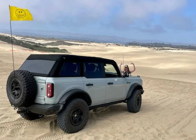 Ford Bronco Mounting those "Dune Flags"? IMG_7012