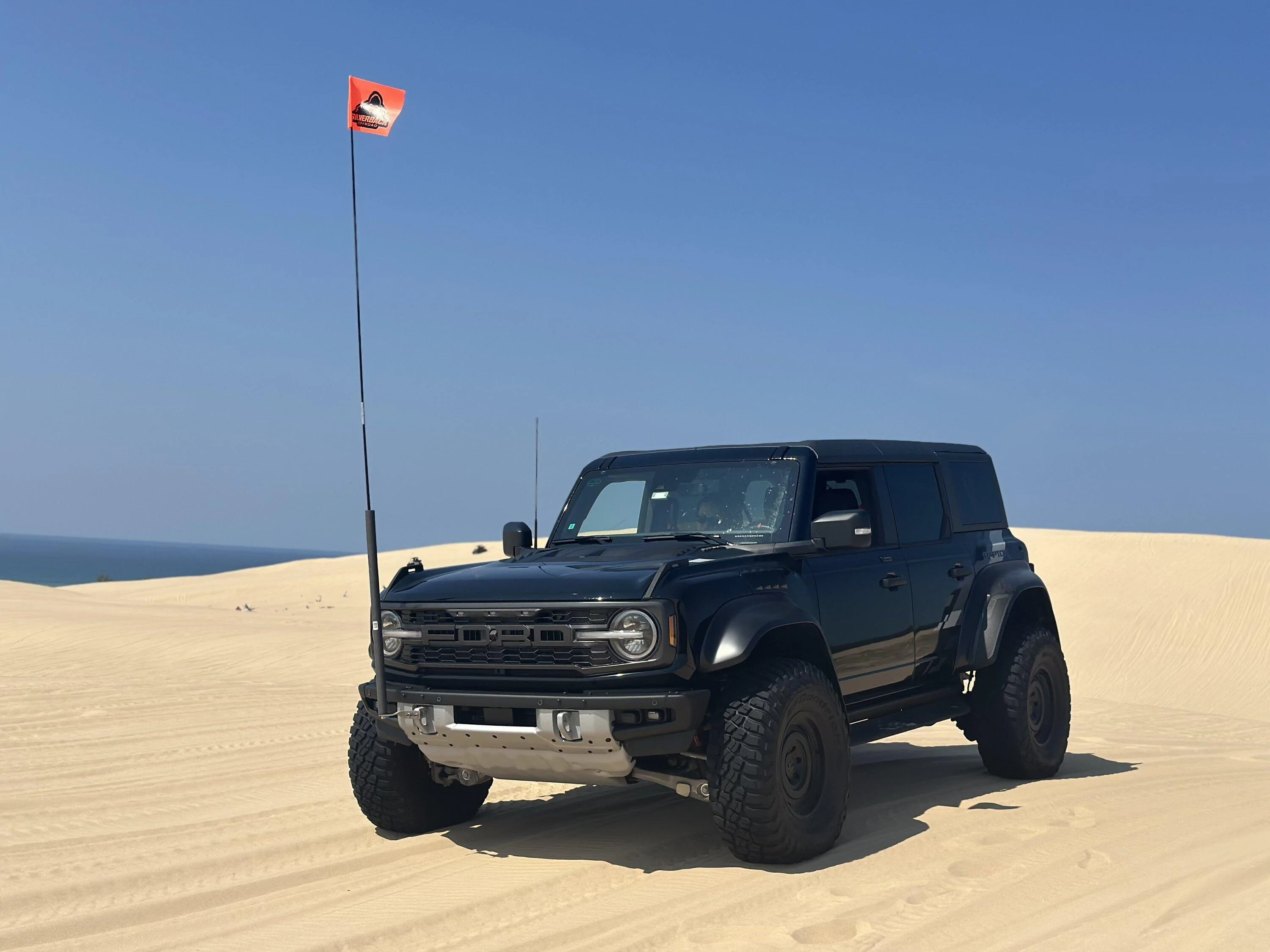 Ford Bronco Mounting those "Dune Flags"? IMG_0564