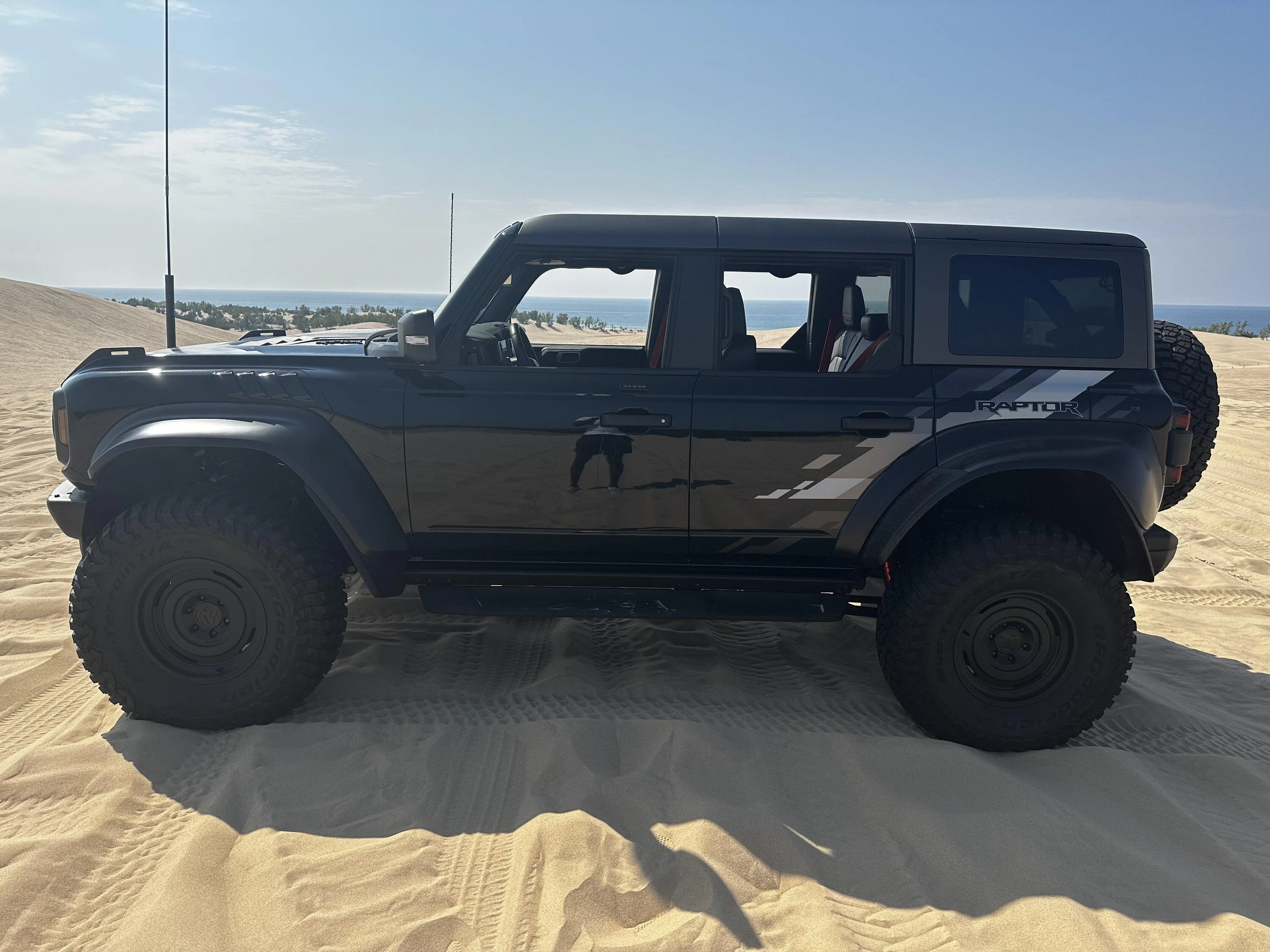 Ford Bronco Mounting those "Dune Flags"? IMG_0565