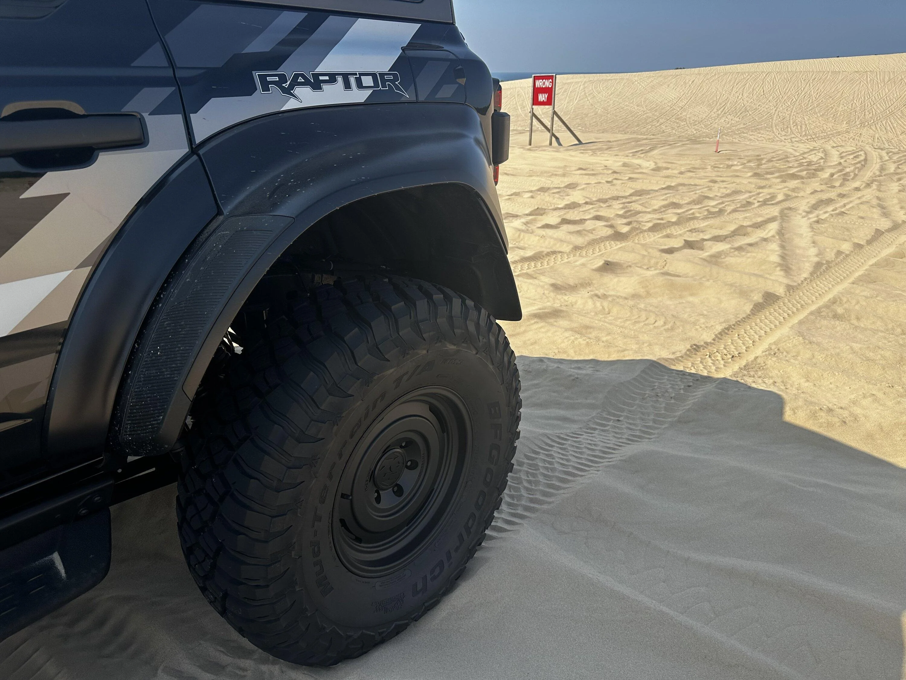 Ford Bronco Mounting those "Dune Flags"? IMG_0567